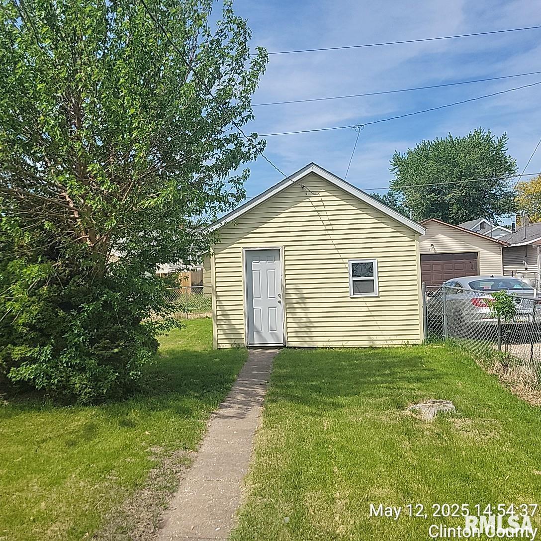 628 3rd Avenue South, Clinton, Iowa image 4