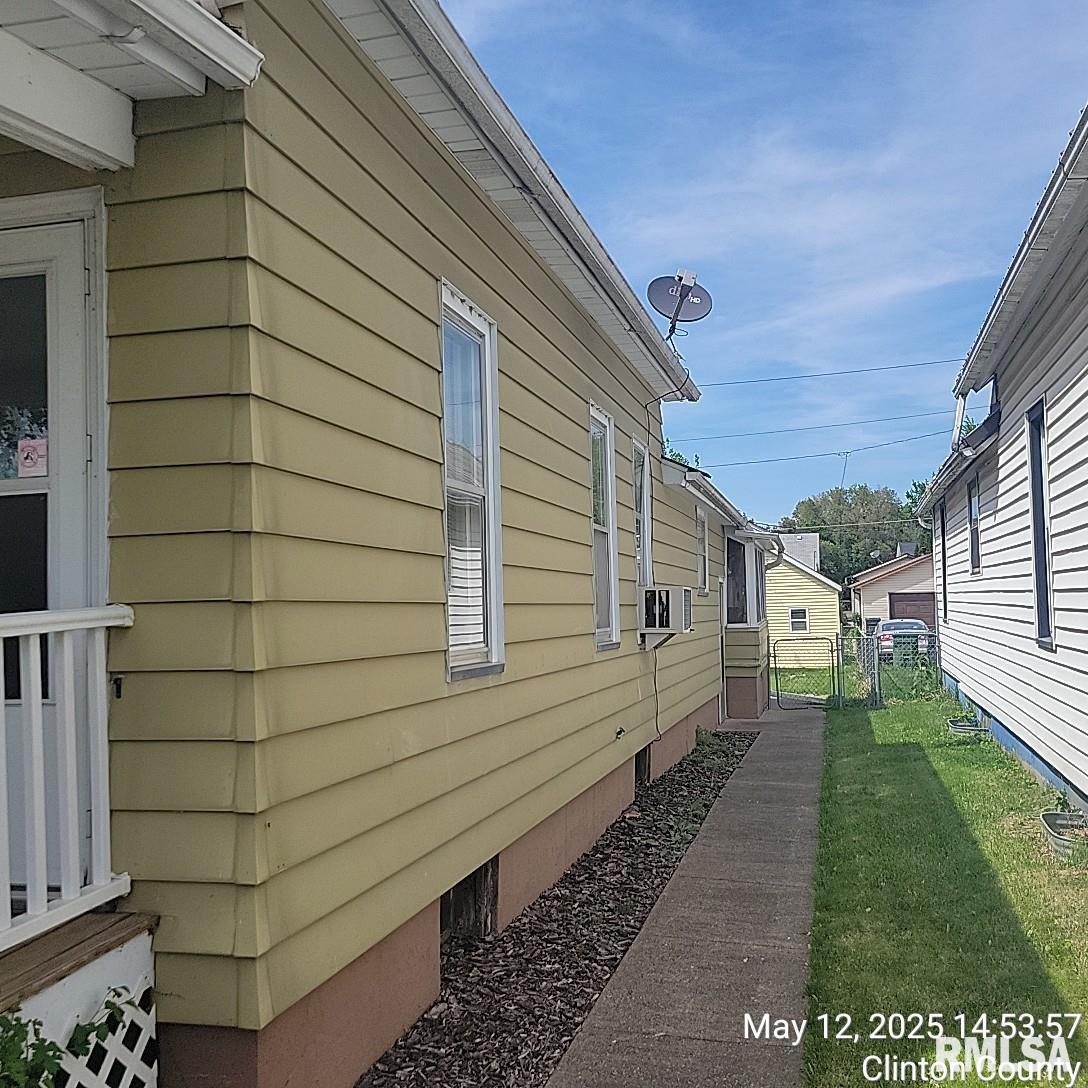 628 3rd Avenue South, Clinton, Iowa image 2