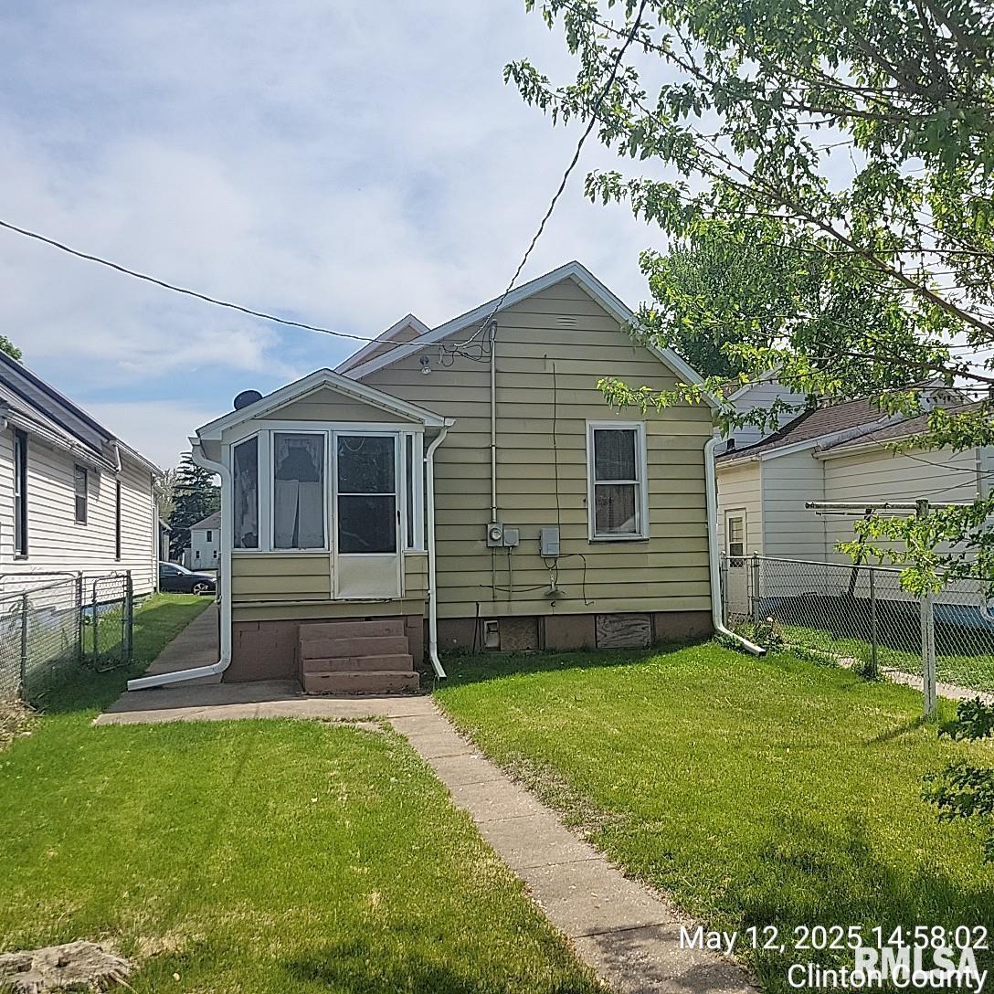 628 3rd Avenue South, Clinton, Iowa image 3