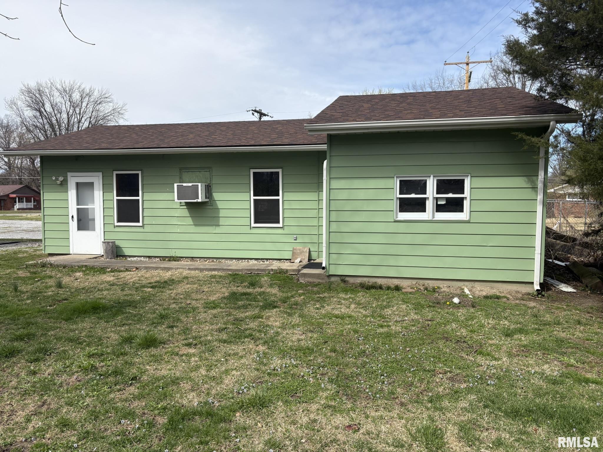 702 Sheridan Drive, Benton, Illinois image 5