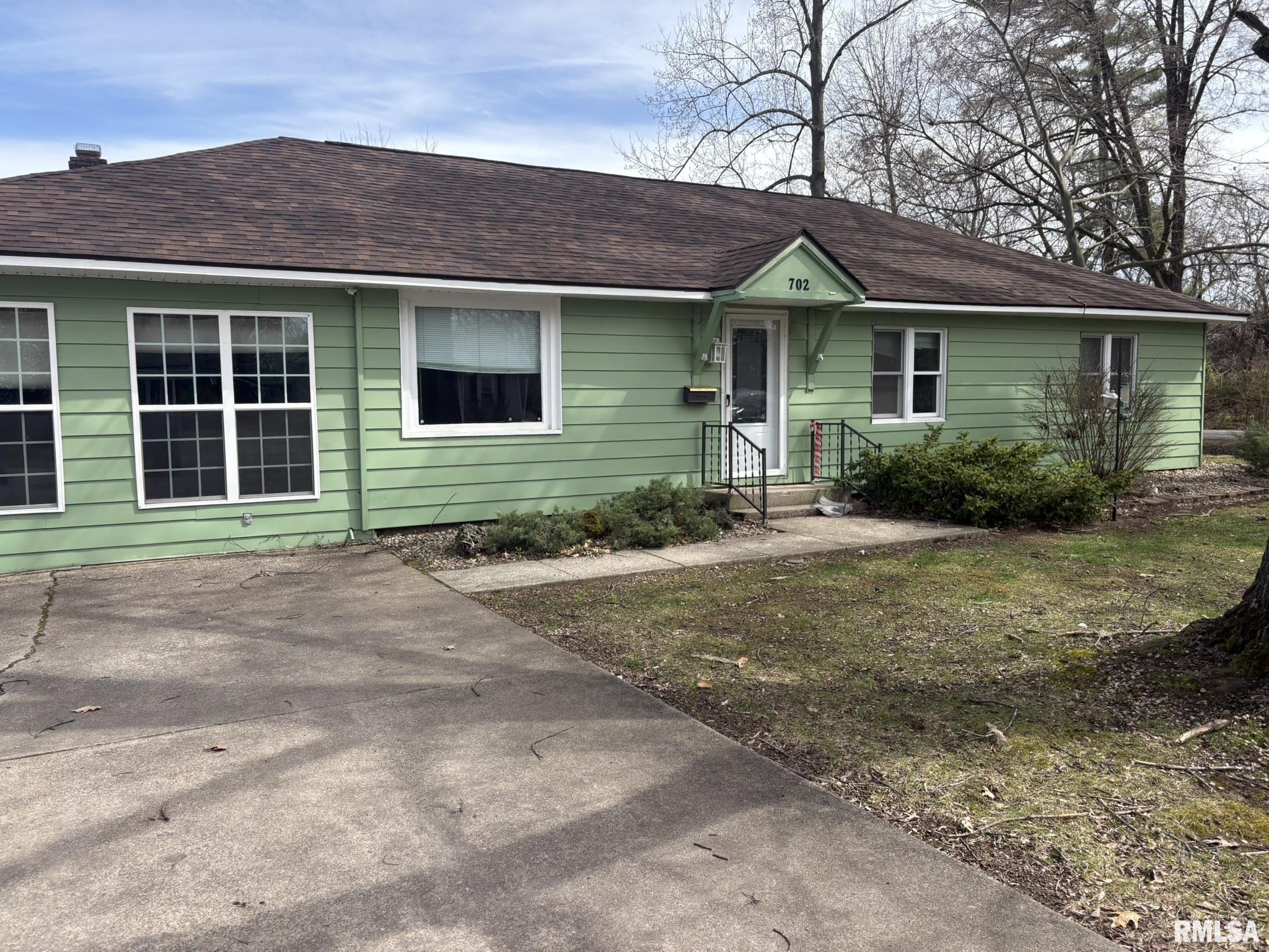 702 Sheridan Drive, Benton, Illinois image 2
