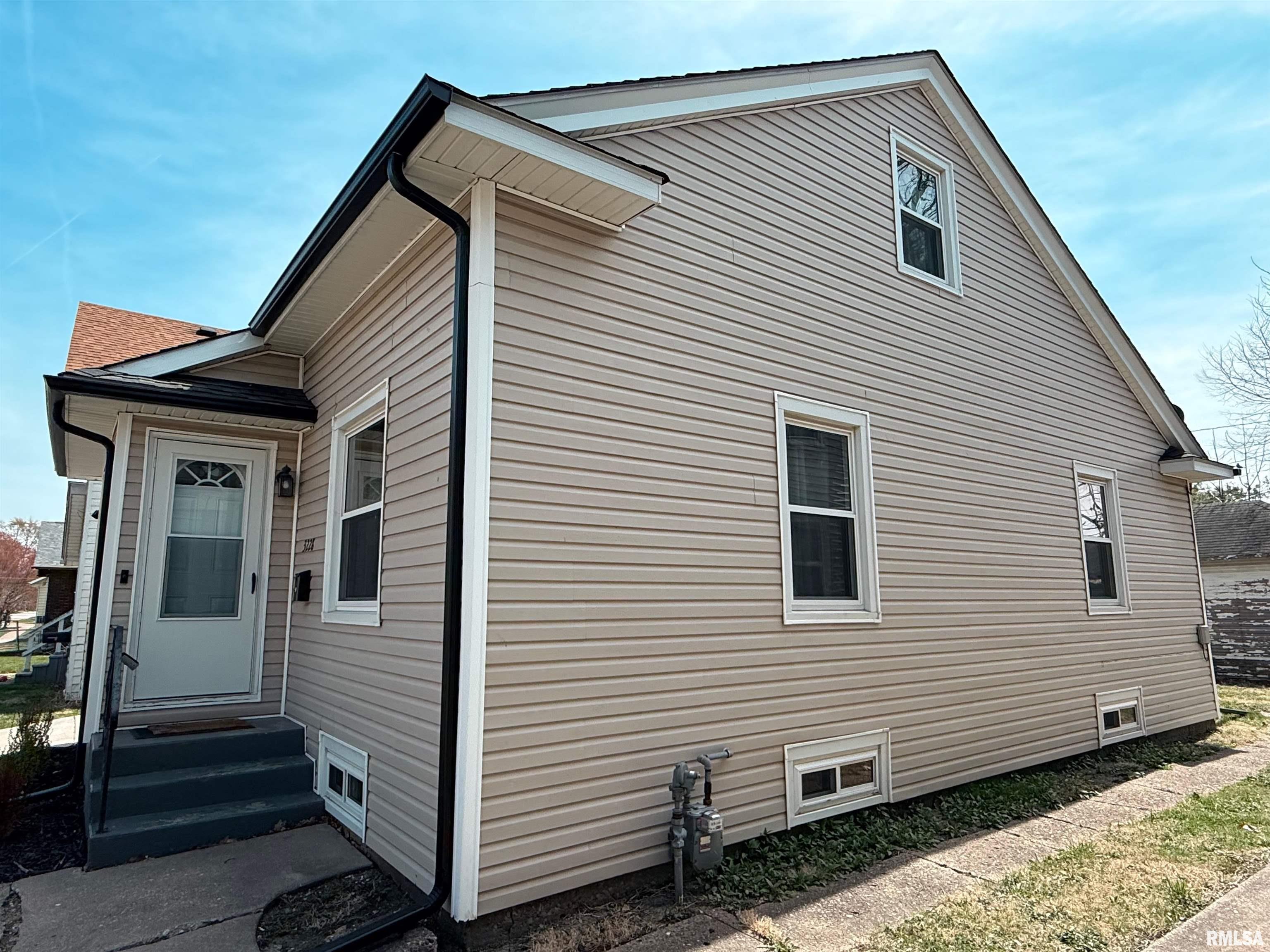 3228 16th Avenue, Rock Island, Illinois image 2