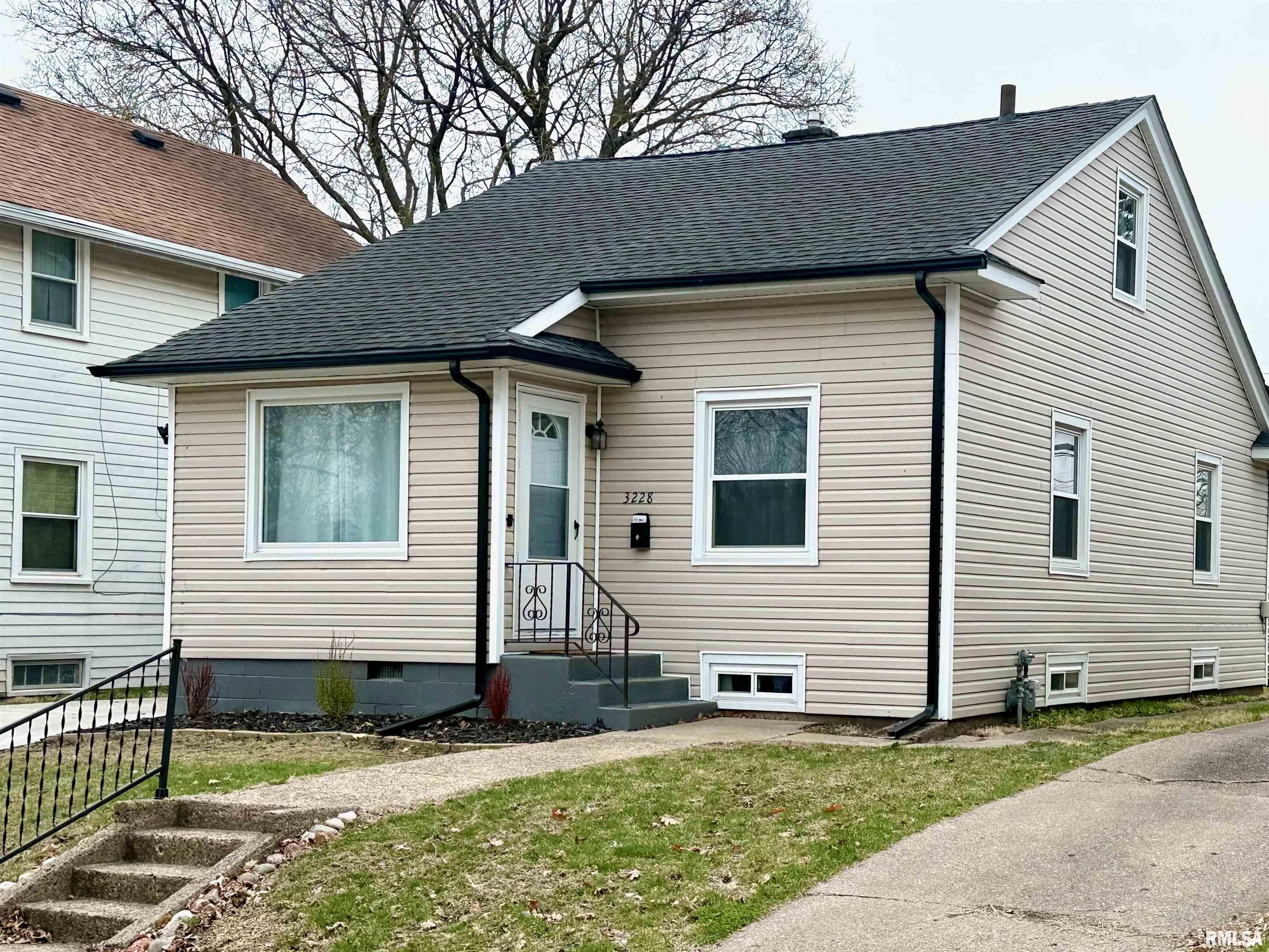 3228 16th Avenue, Rock Island, Illinois image 1