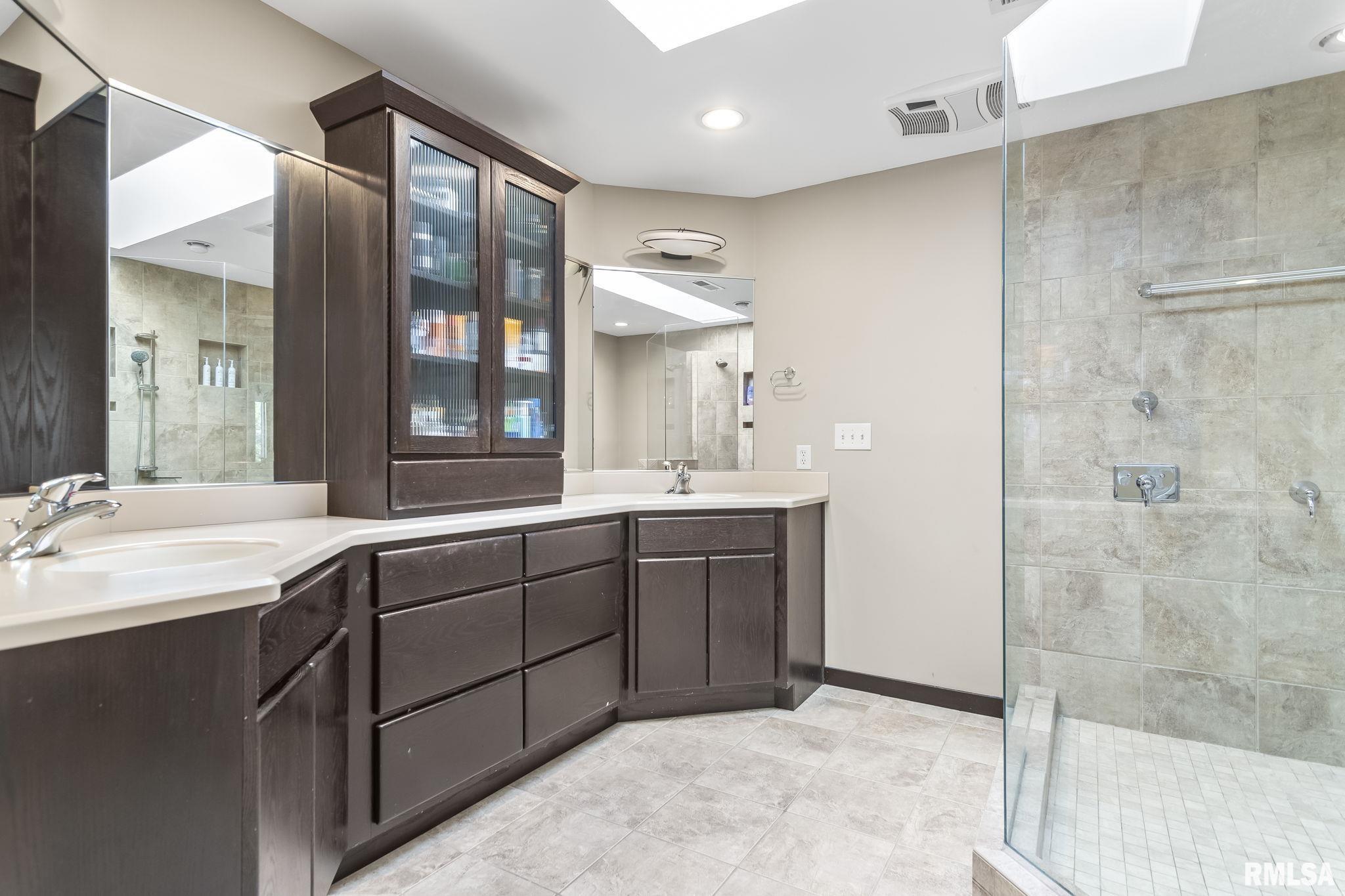 2504 Country Club Drive, Springfield, Illinois image 32
