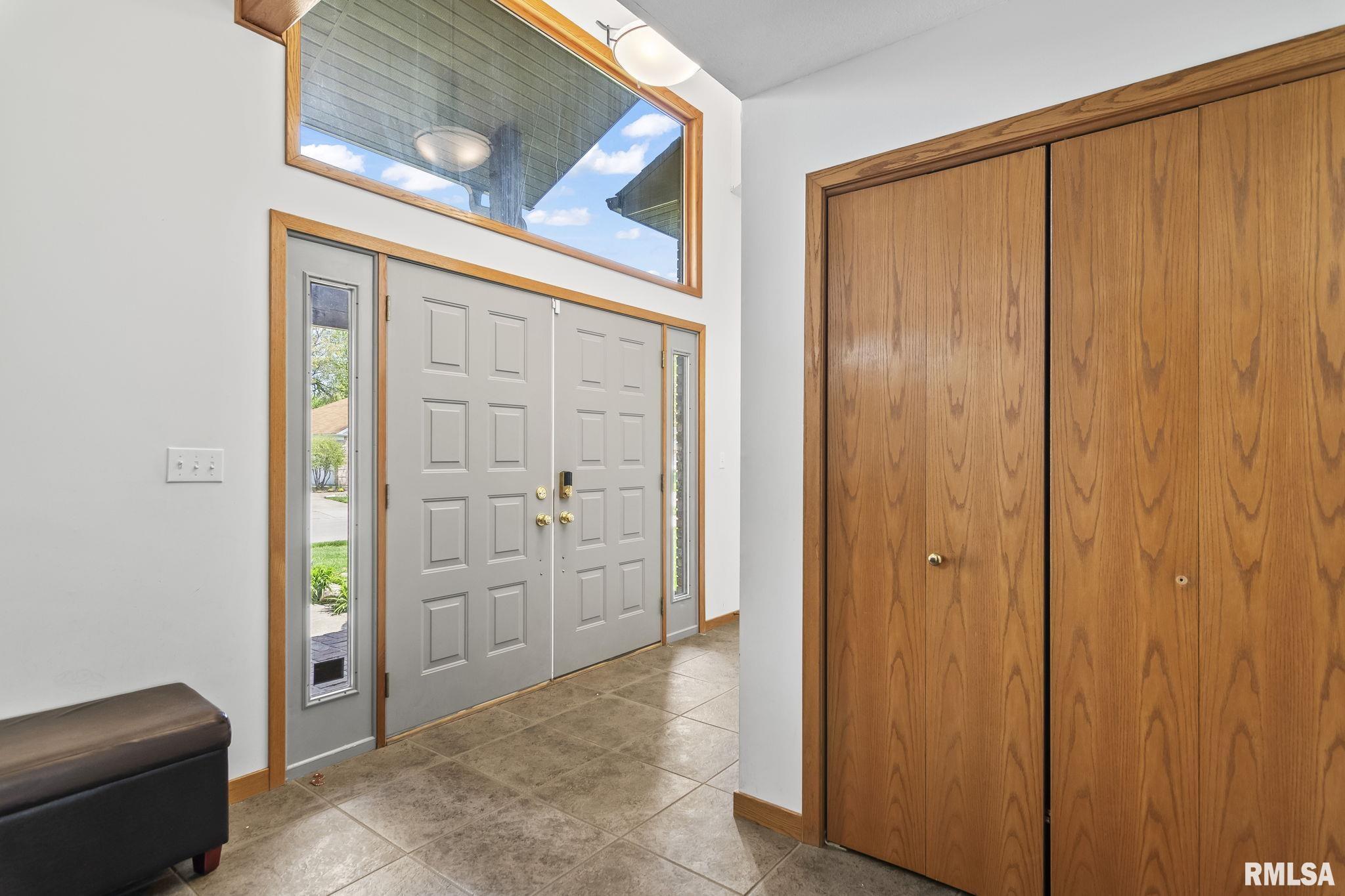2504 Country Club Drive, Springfield, Illinois image 5