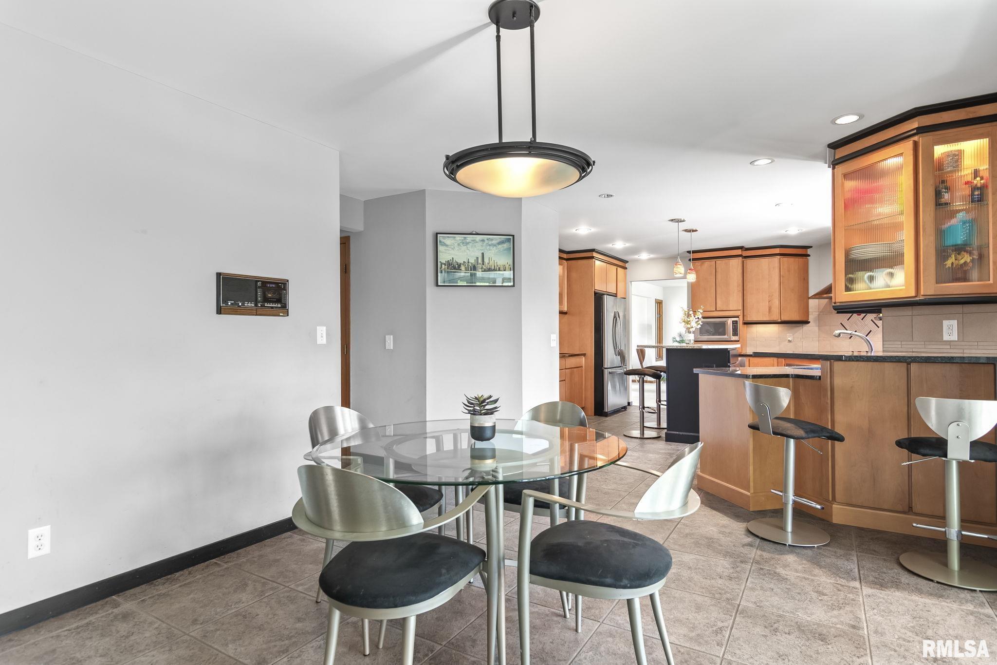2504 Country Club Drive, Springfield, Illinois image 21
