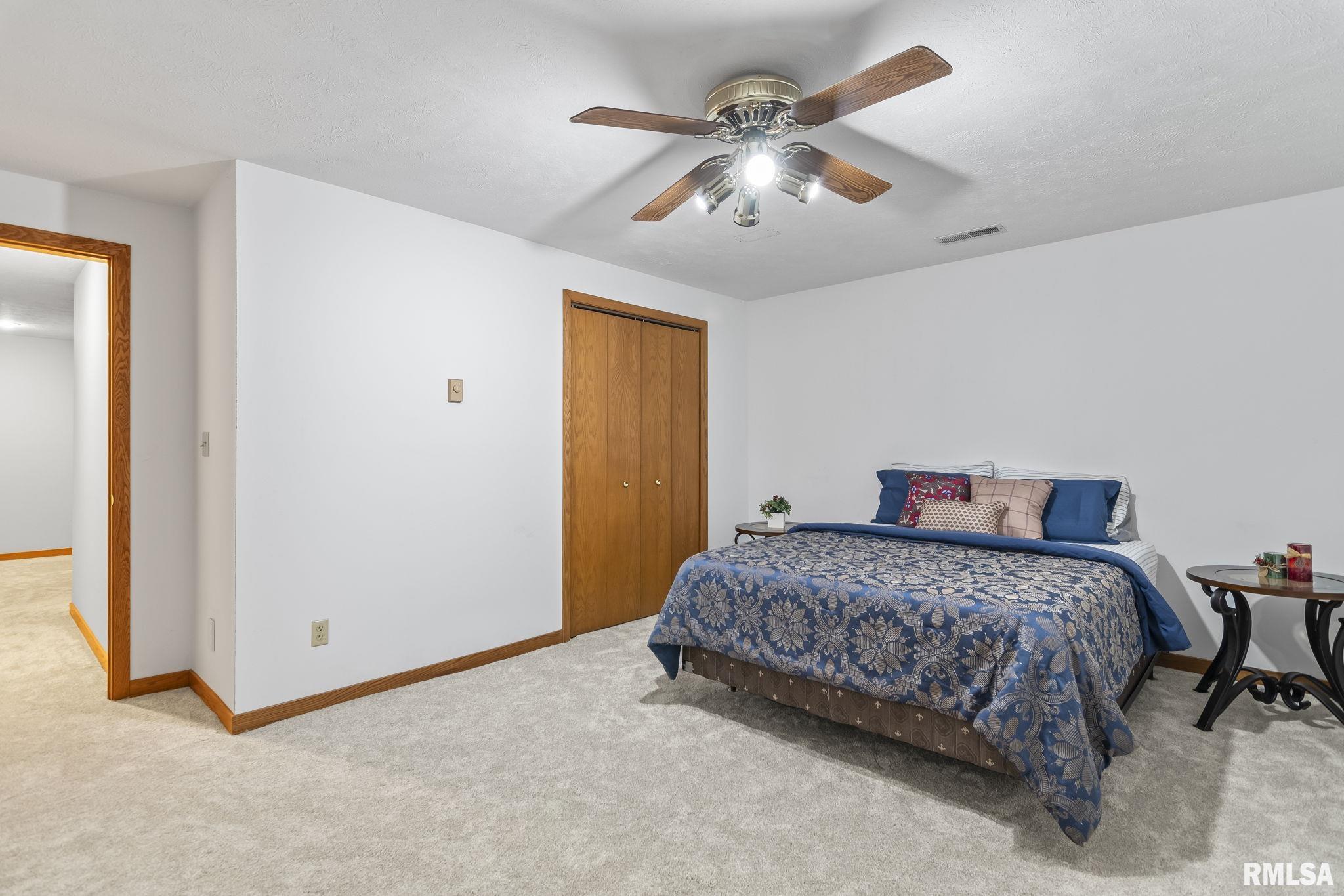 2504 Country Club Drive, Springfield, Illinois image 47