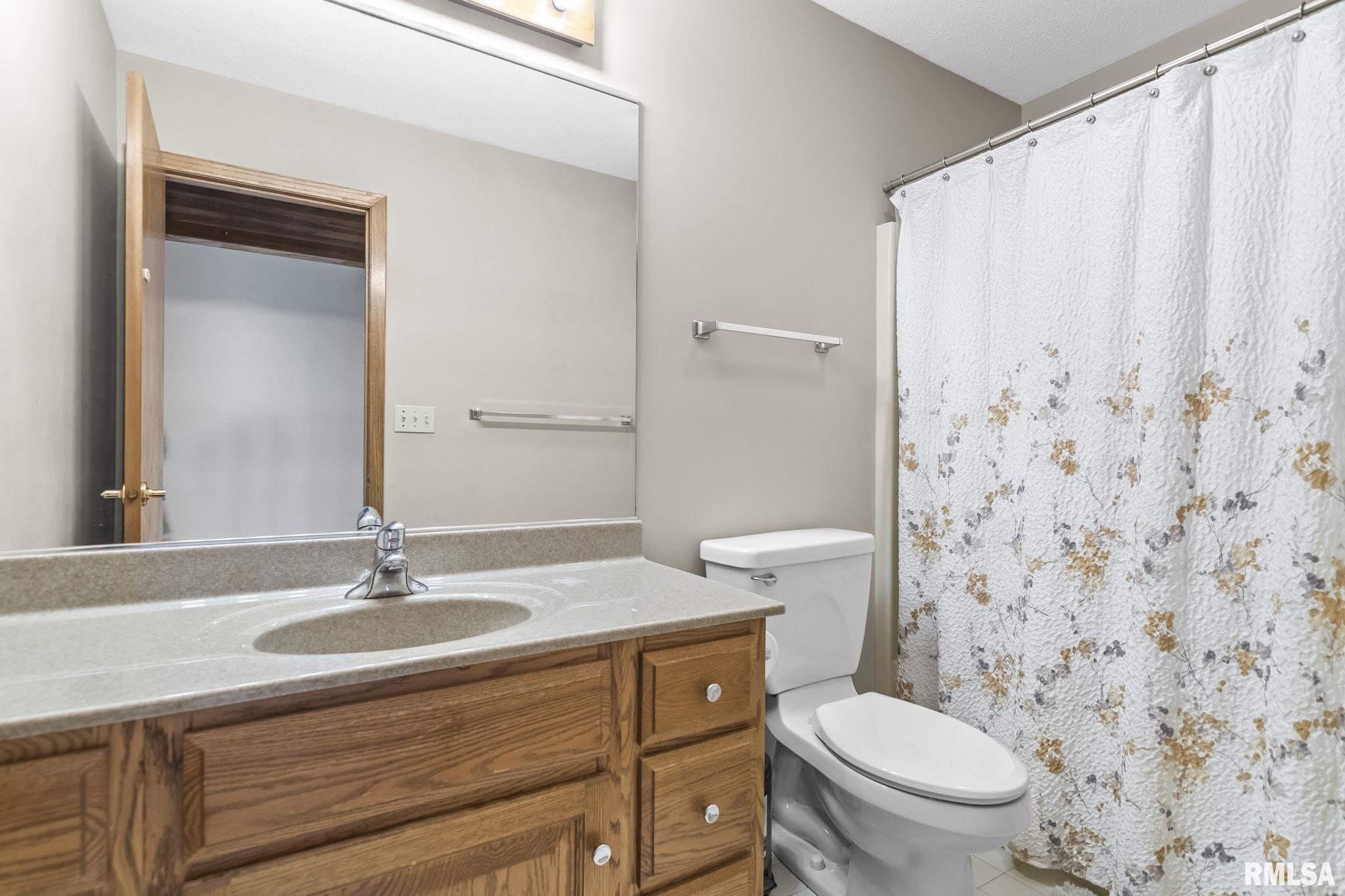 2504 Country Club Drive, Springfield, Illinois image 37