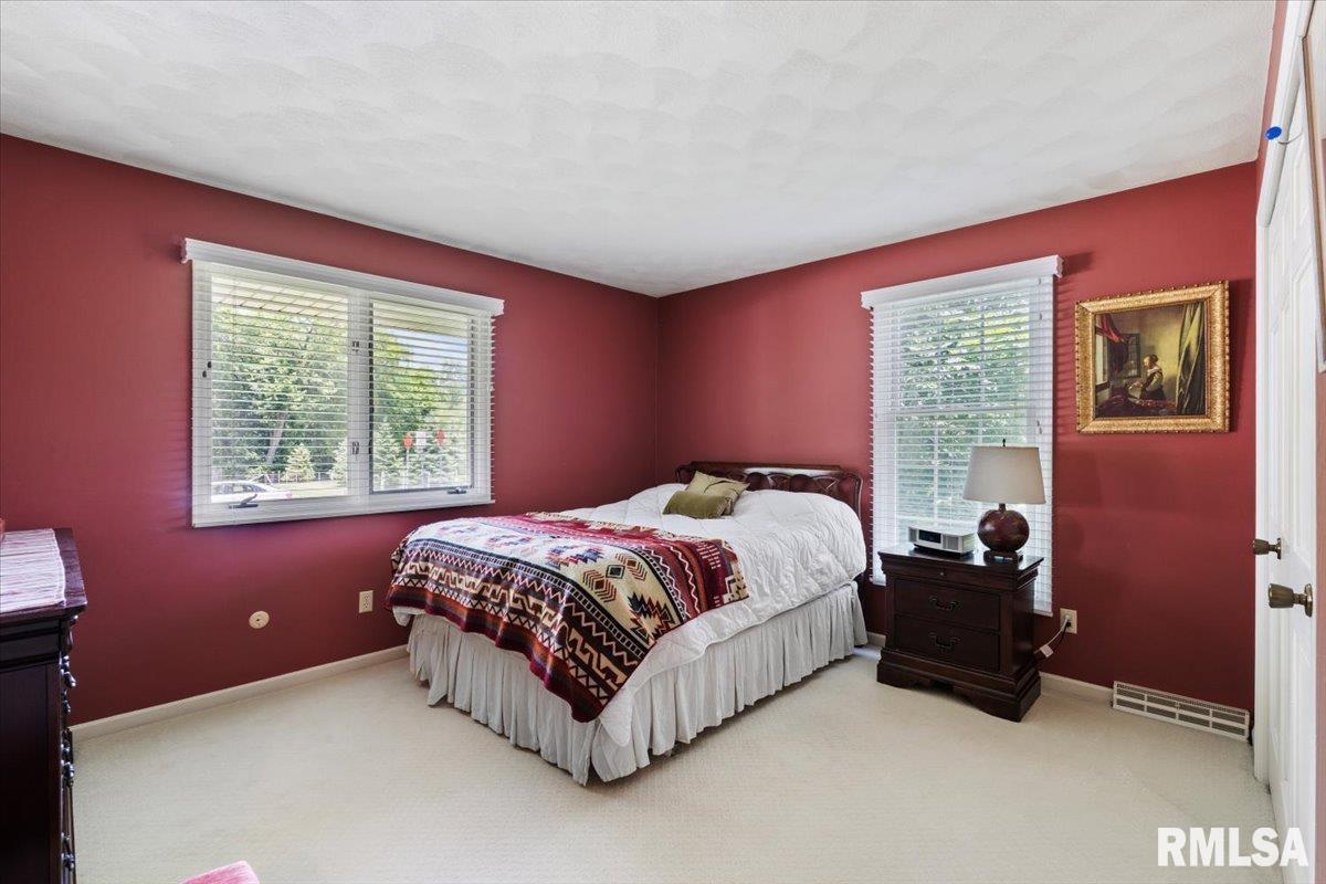 7700 37th Avenue, Moline, Illinois image 37