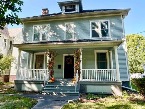 Homes For Sale - 231 N Webster Avenue<br/> Morgan County, Jacksonville, IL 62650