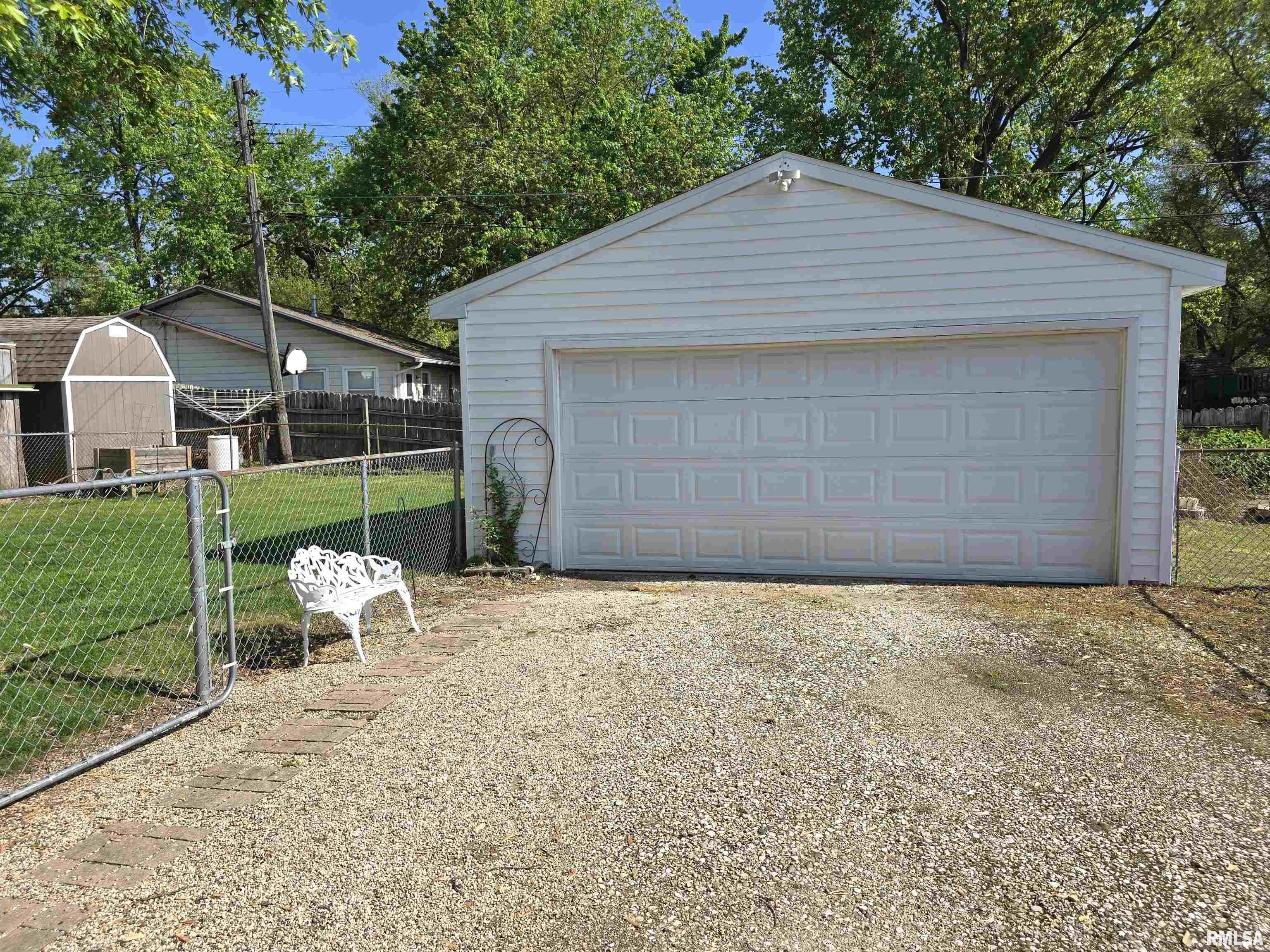 1603 Arthur Street, Pekin, Illinois image 2