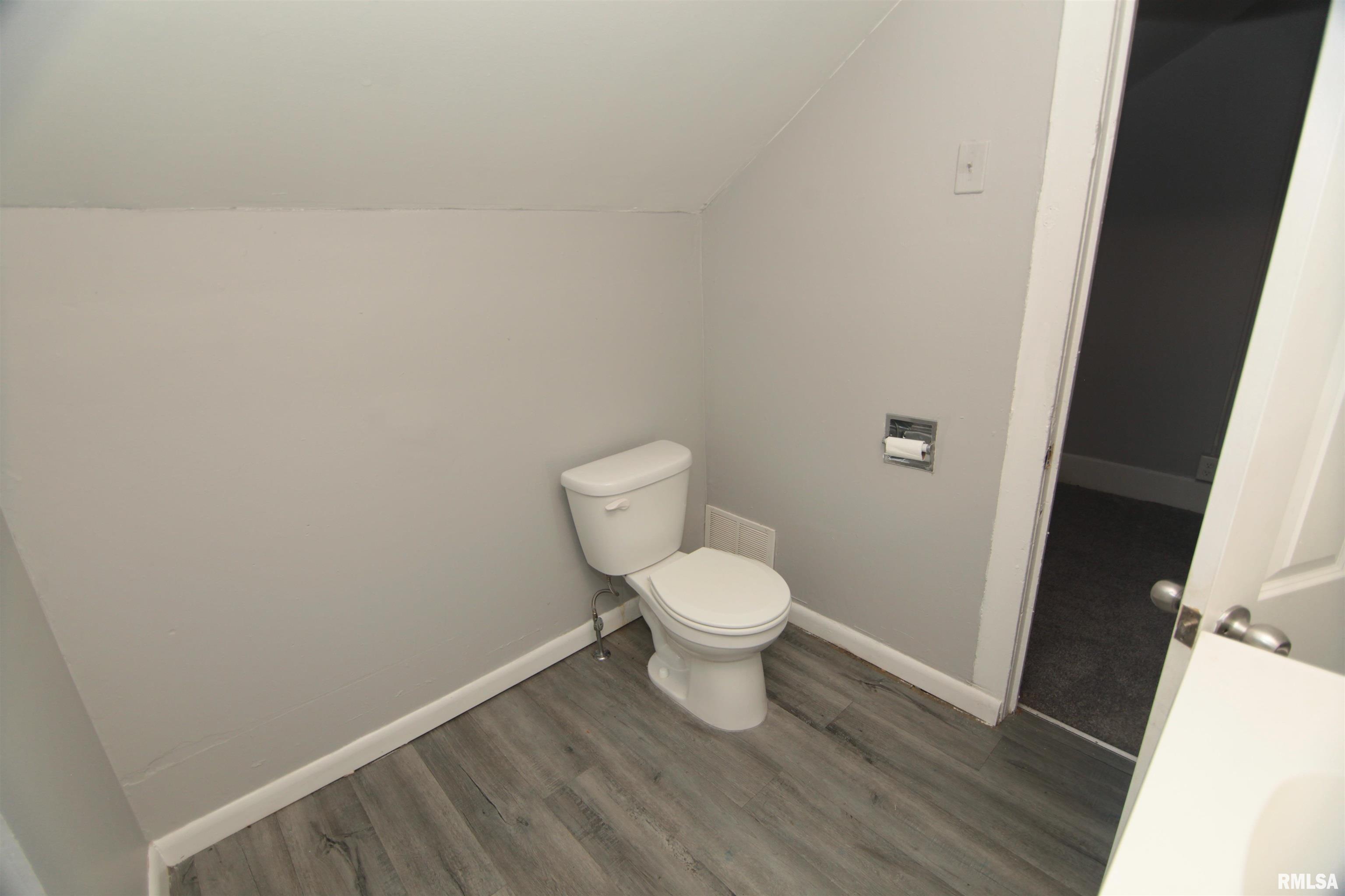 1607 W 8th Street, Davenport, Iowa image 28