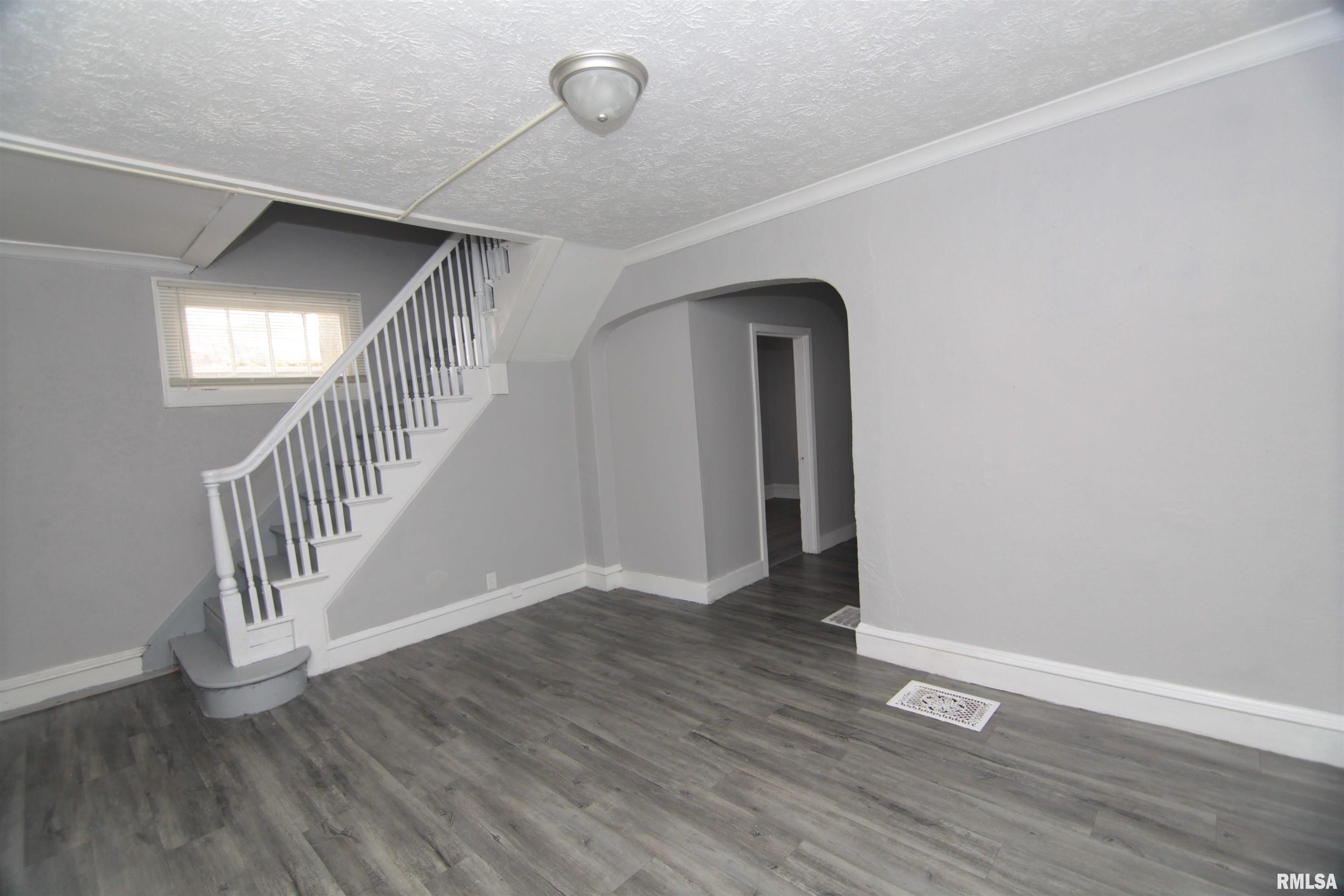 1607 W 8th Street, Davenport, Iowa image 5