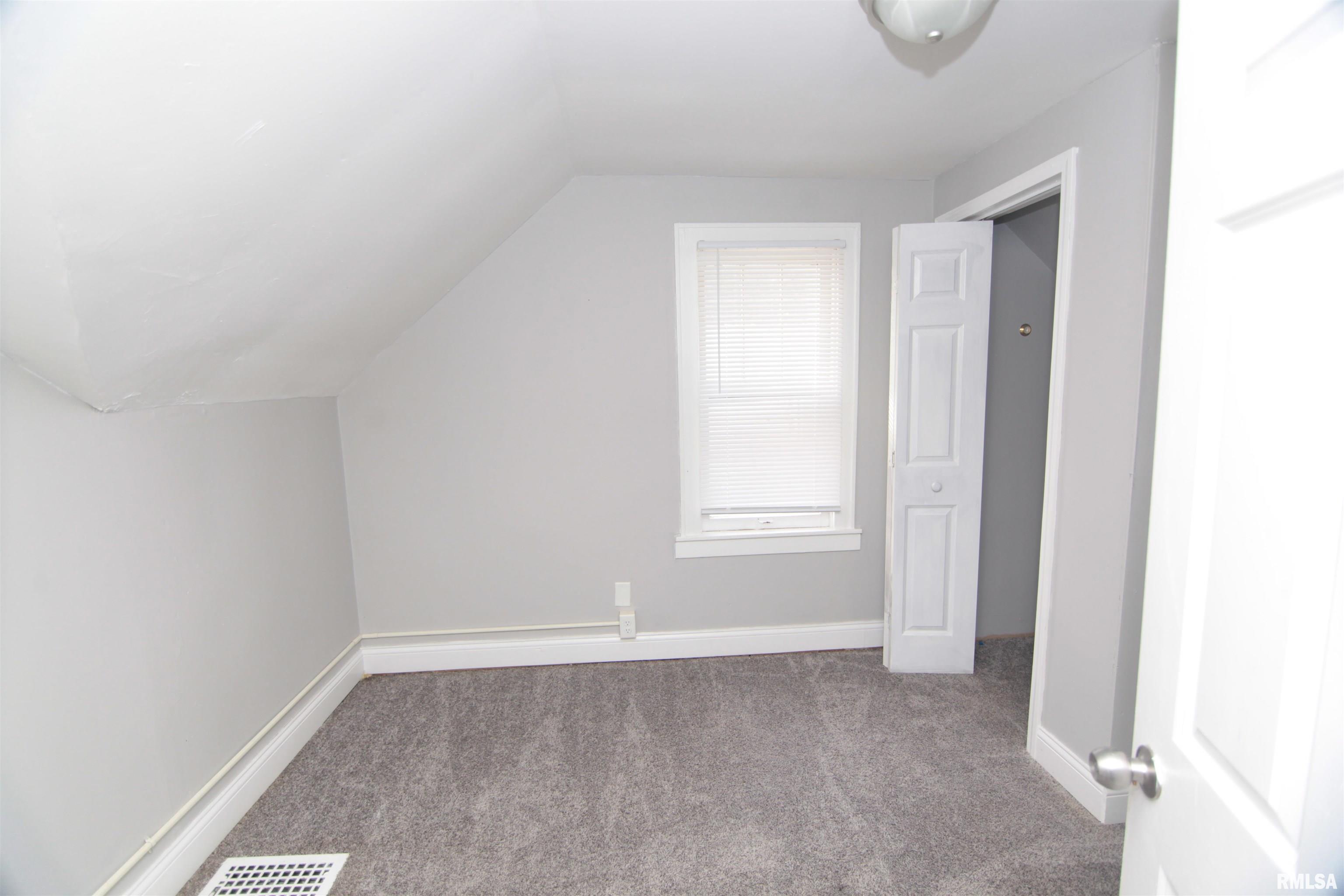 1607 W 8th Street, Davenport, Iowa image 22