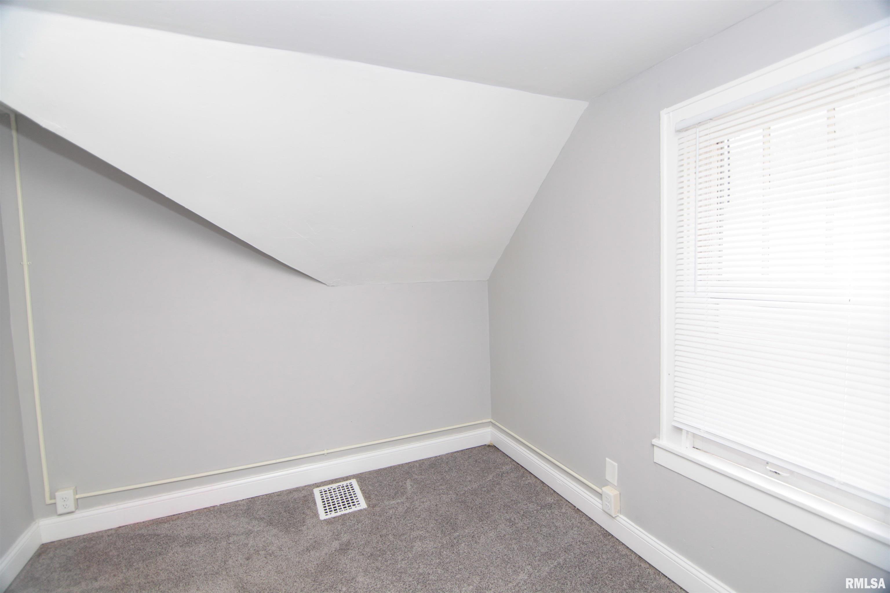 1607 W 8th Street, Davenport, Iowa image 23