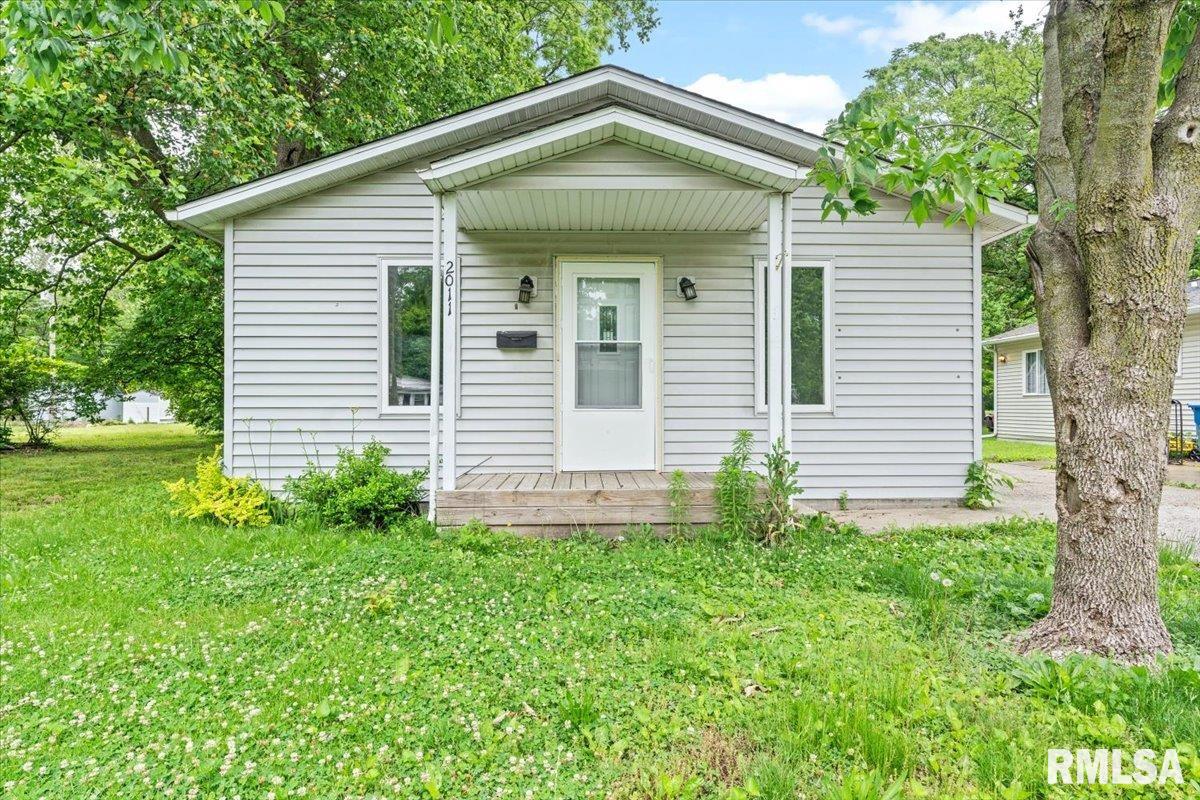 2011 E Keys Avenue, Springfield, Illinois image 1