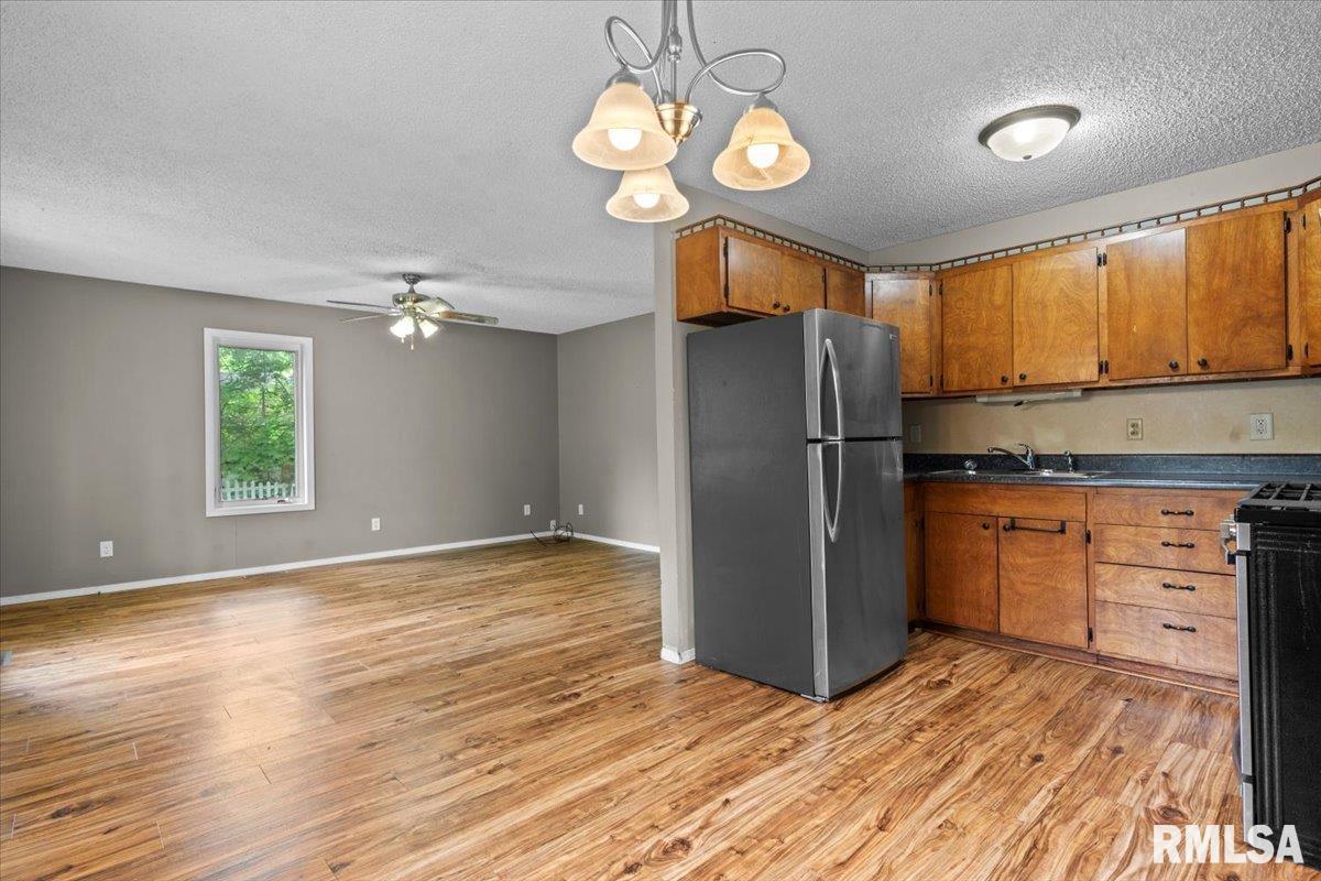 2011 E Keys Avenue, Springfield, Illinois image 9