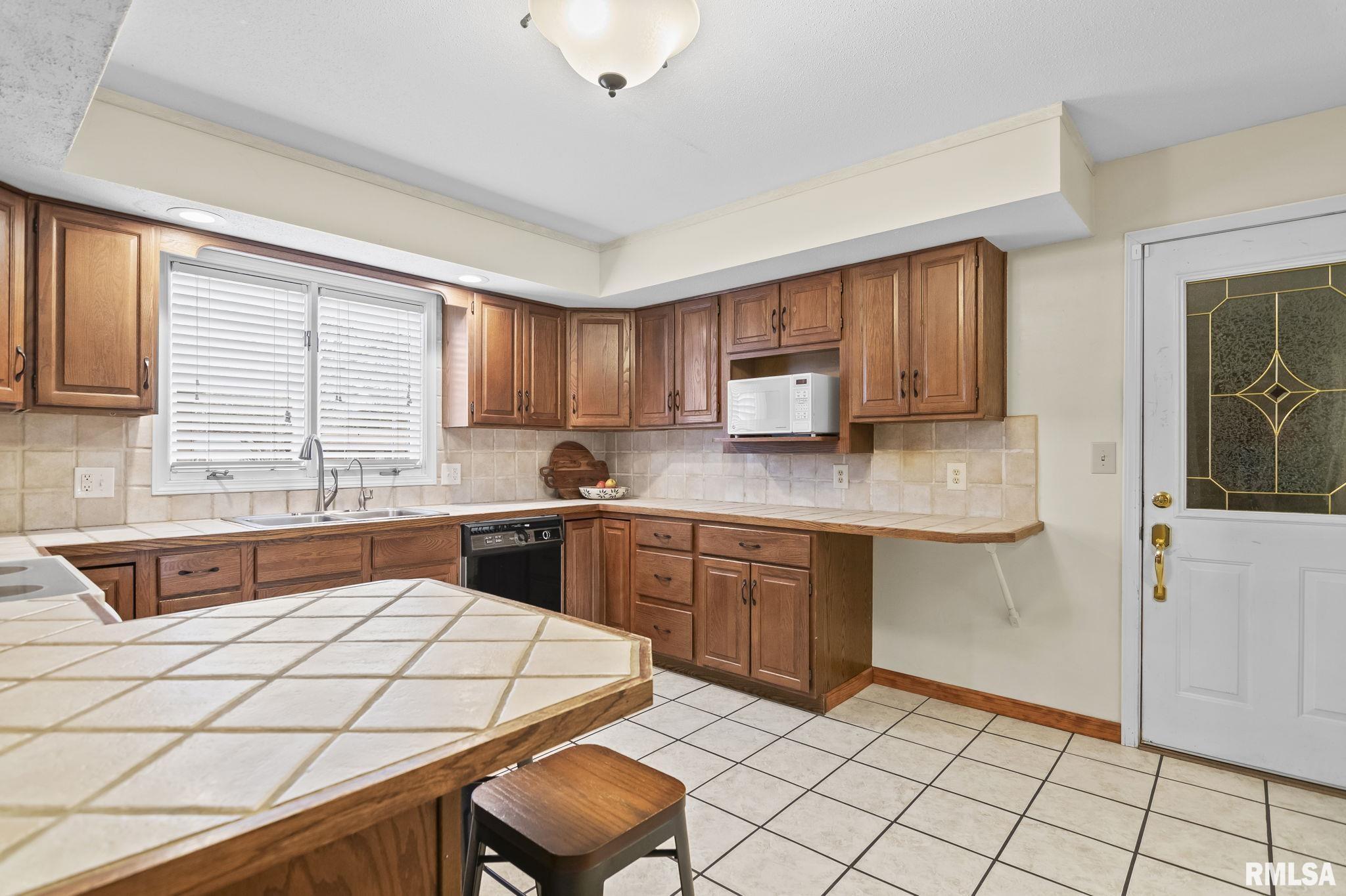 2925 Victoria Drive, Springfield, Illinois image 13