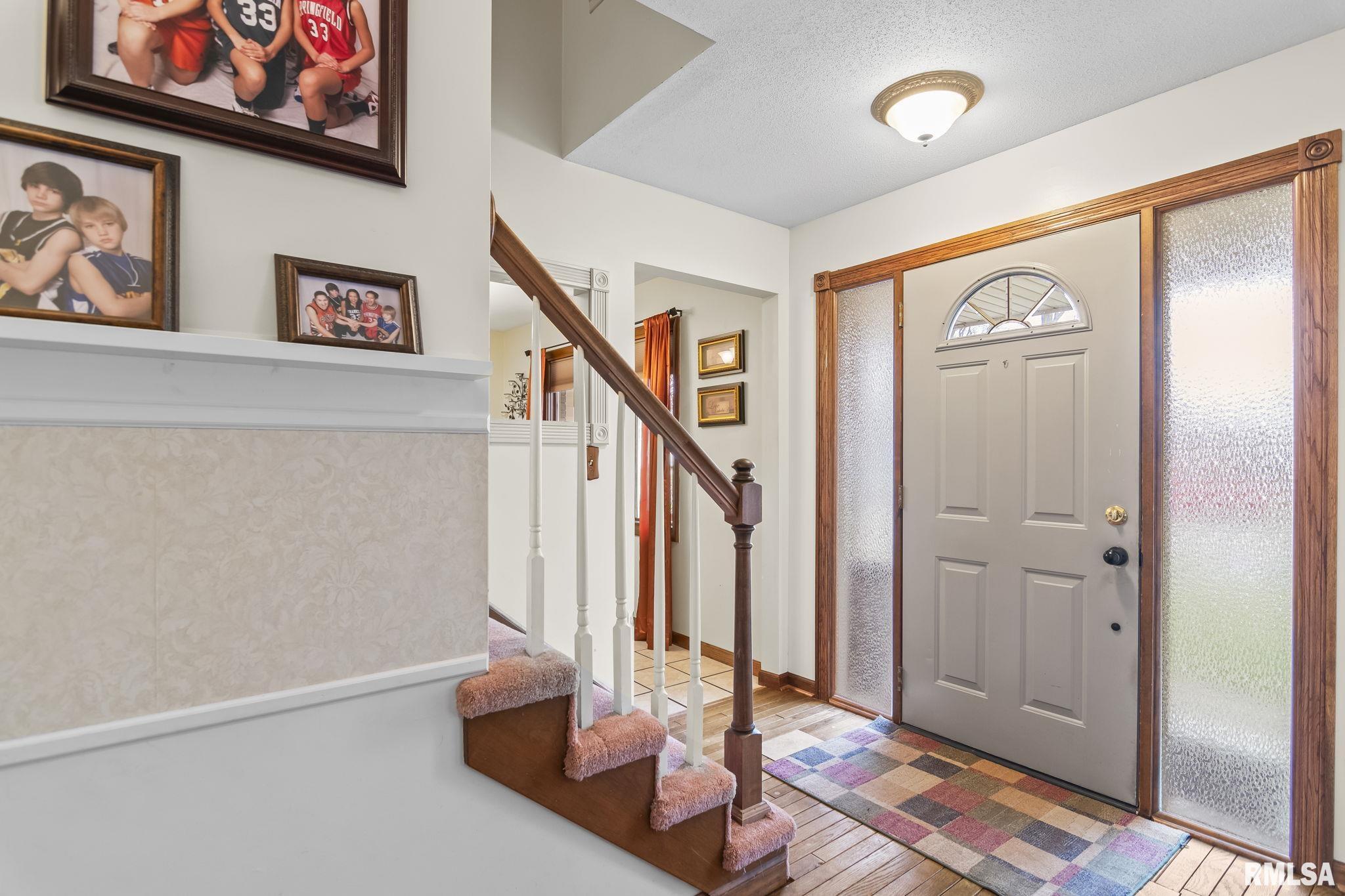 2925 Victoria Drive, Springfield, Illinois image 4