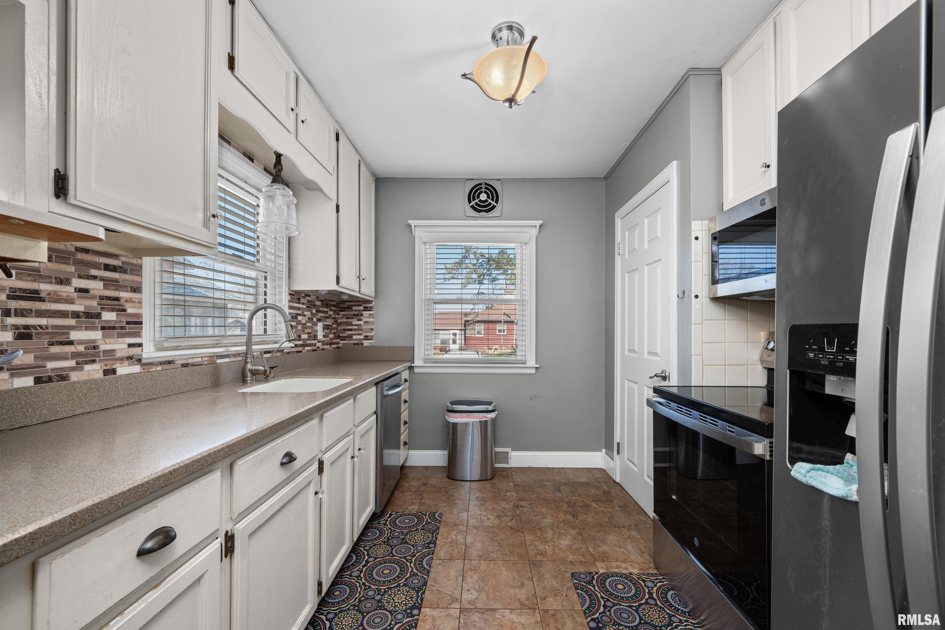 2730 Tremont Avenue, Davenport, Iowa image 16