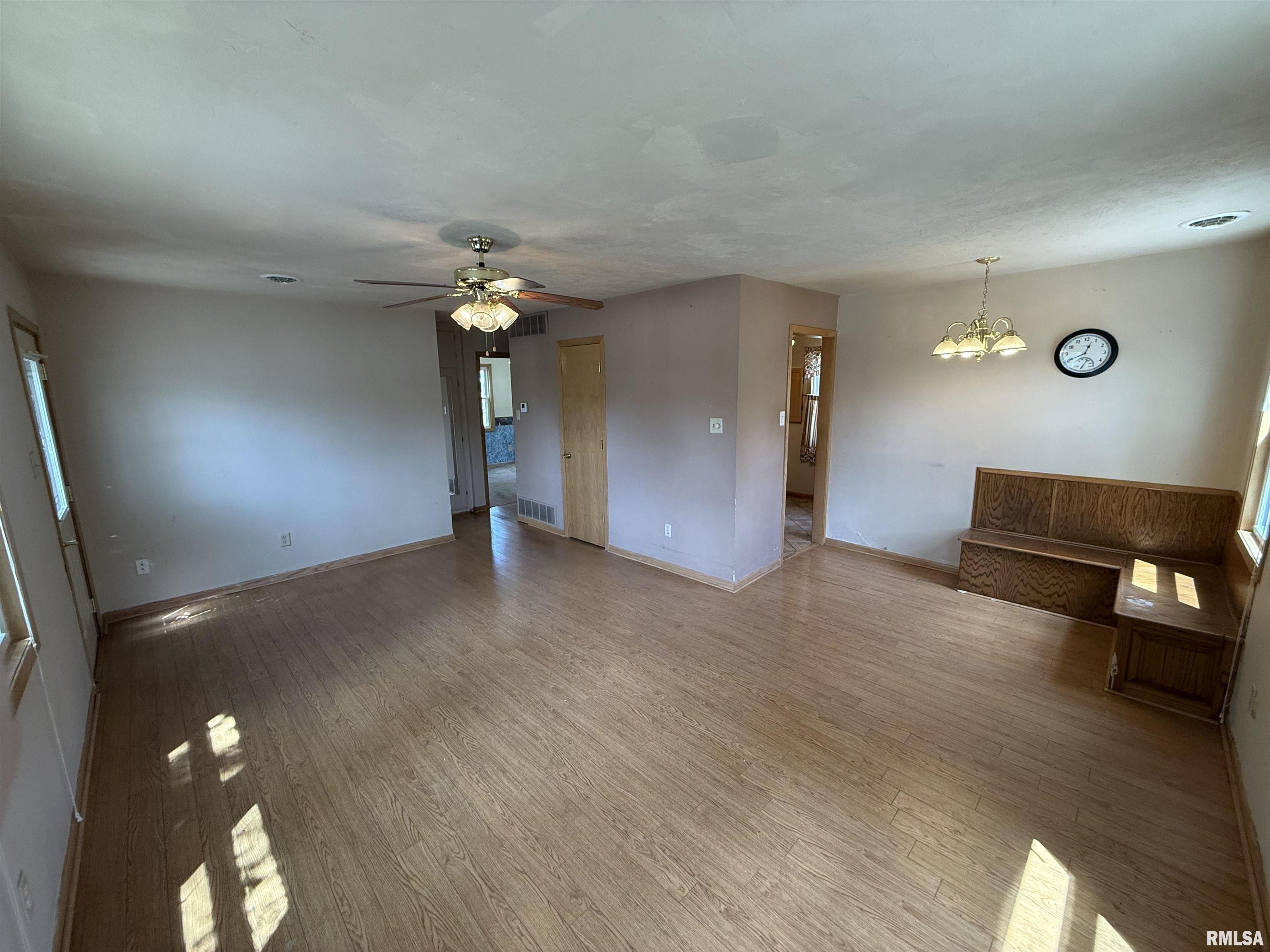 2006 W 75th Place, Davenport, Iowa image 3