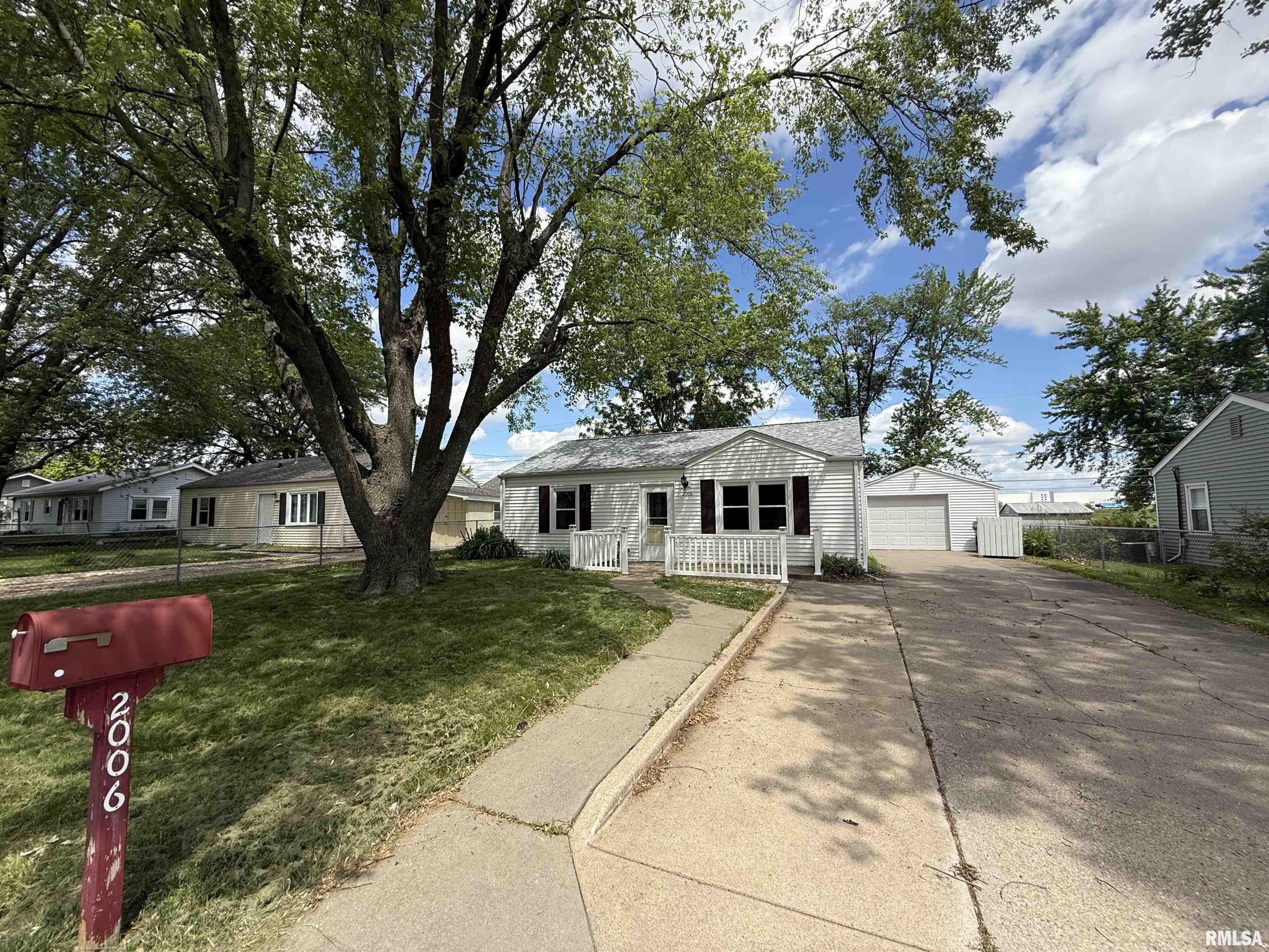2006 W 75th Place, Davenport, Iowa image 17