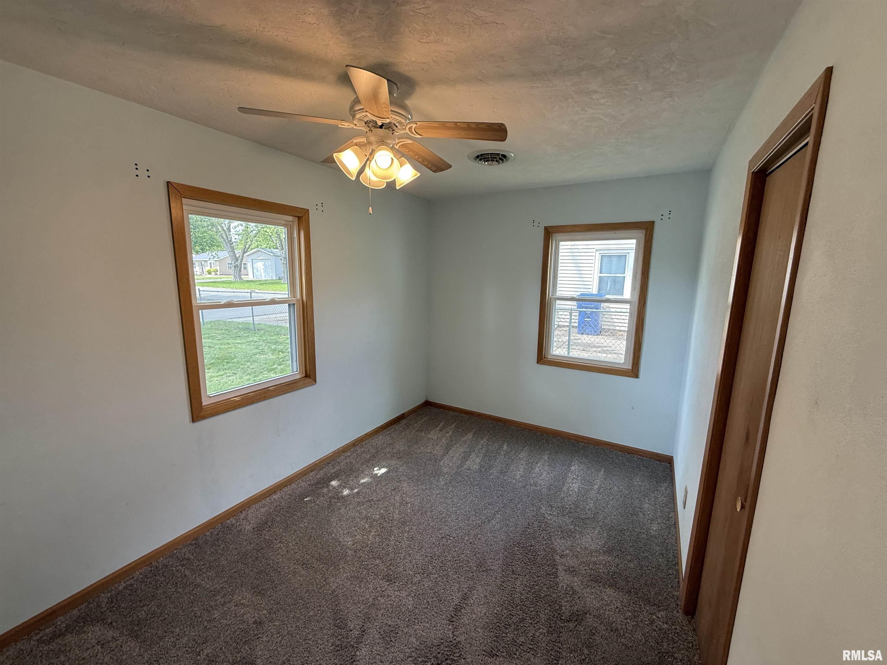2006 W 75th Place, Davenport, Iowa image 10
