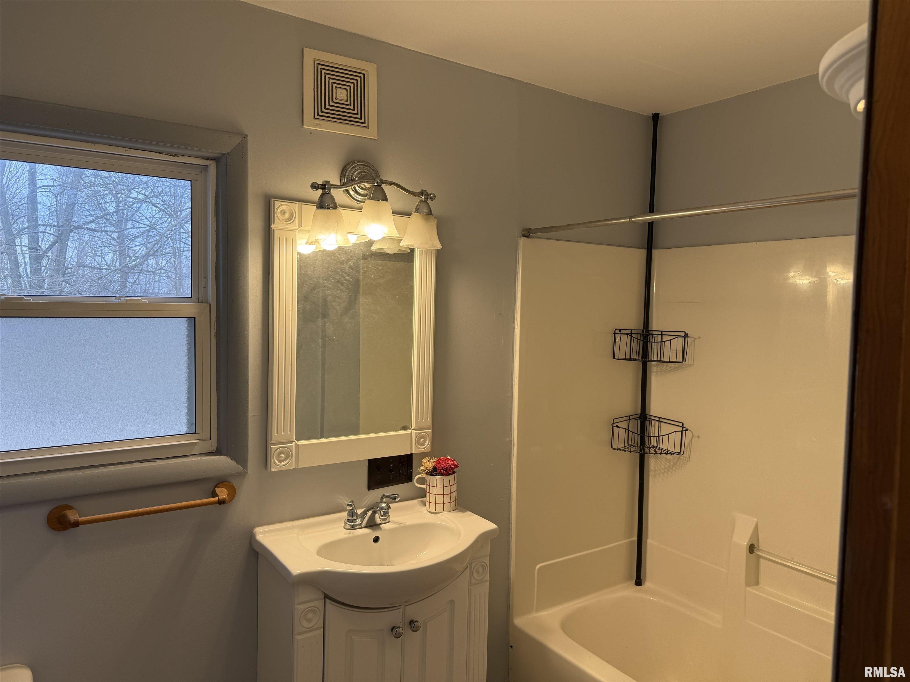 312 E Gale Street, Williamsfield, Illinois image 37