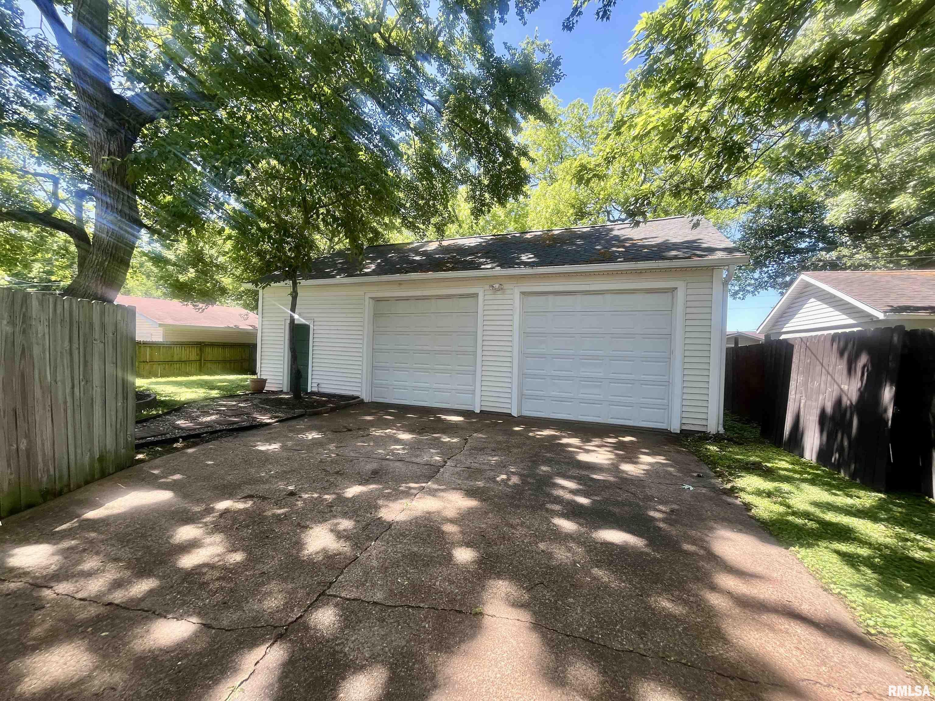 212 E 3rd Street, Metropolis, Illinois image 6
