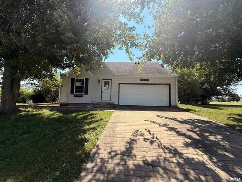 Homes For Sale - 612 Snead Road<br/> Niantic, IL 62551