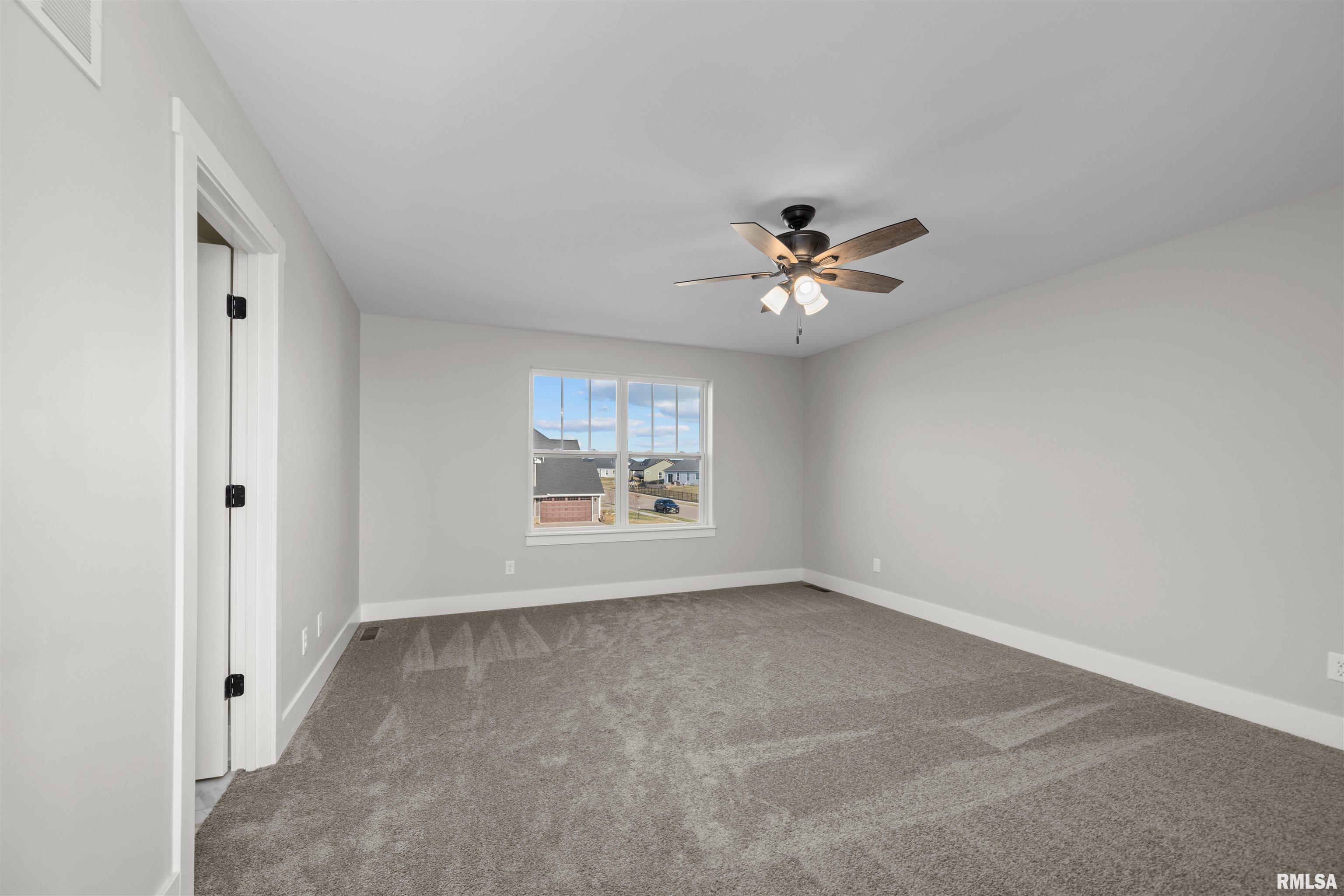 7146 Grove Crossing, Bettendorf, Iowa image 20