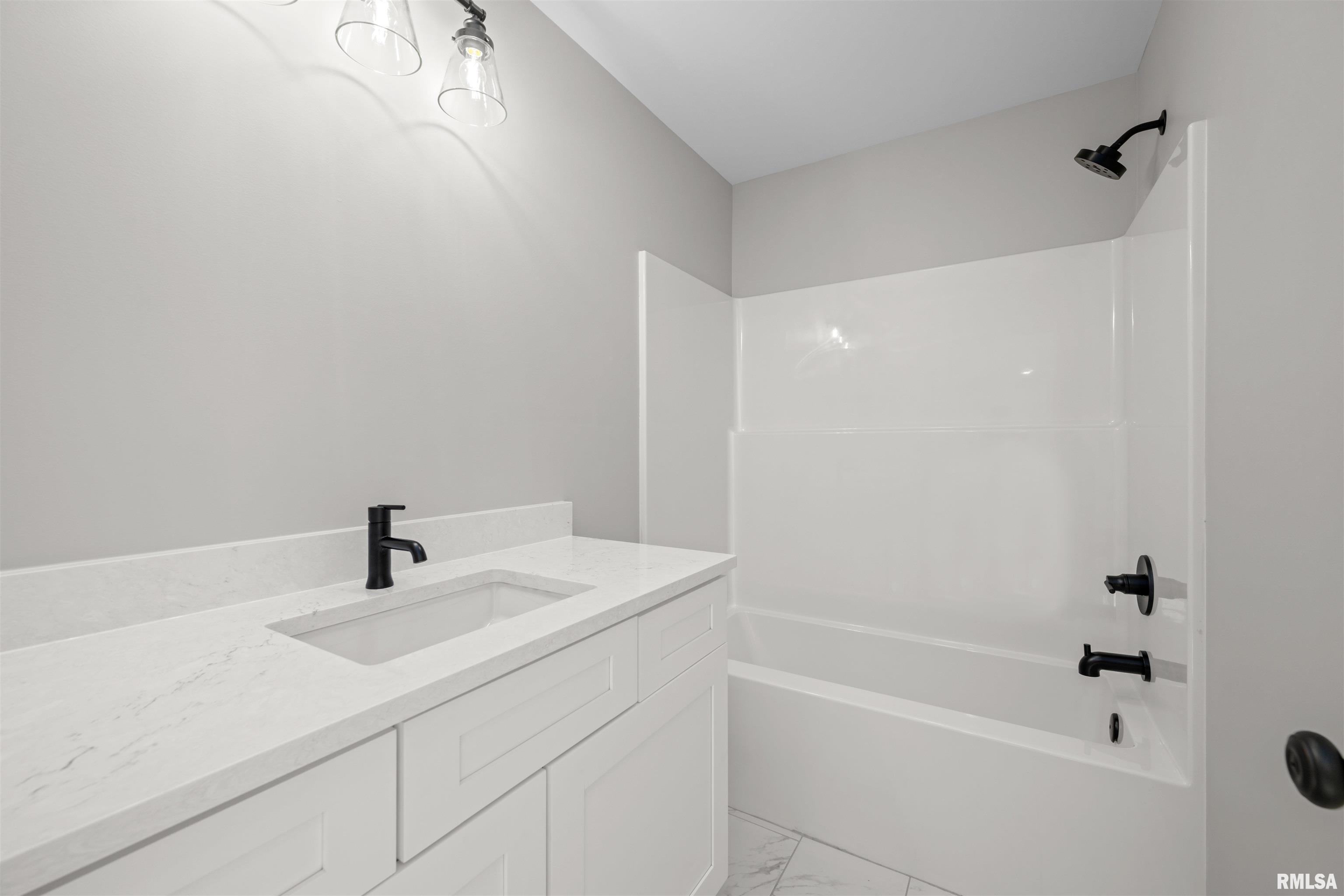 7146 Grove Crossing, Bettendorf, Iowa image 19