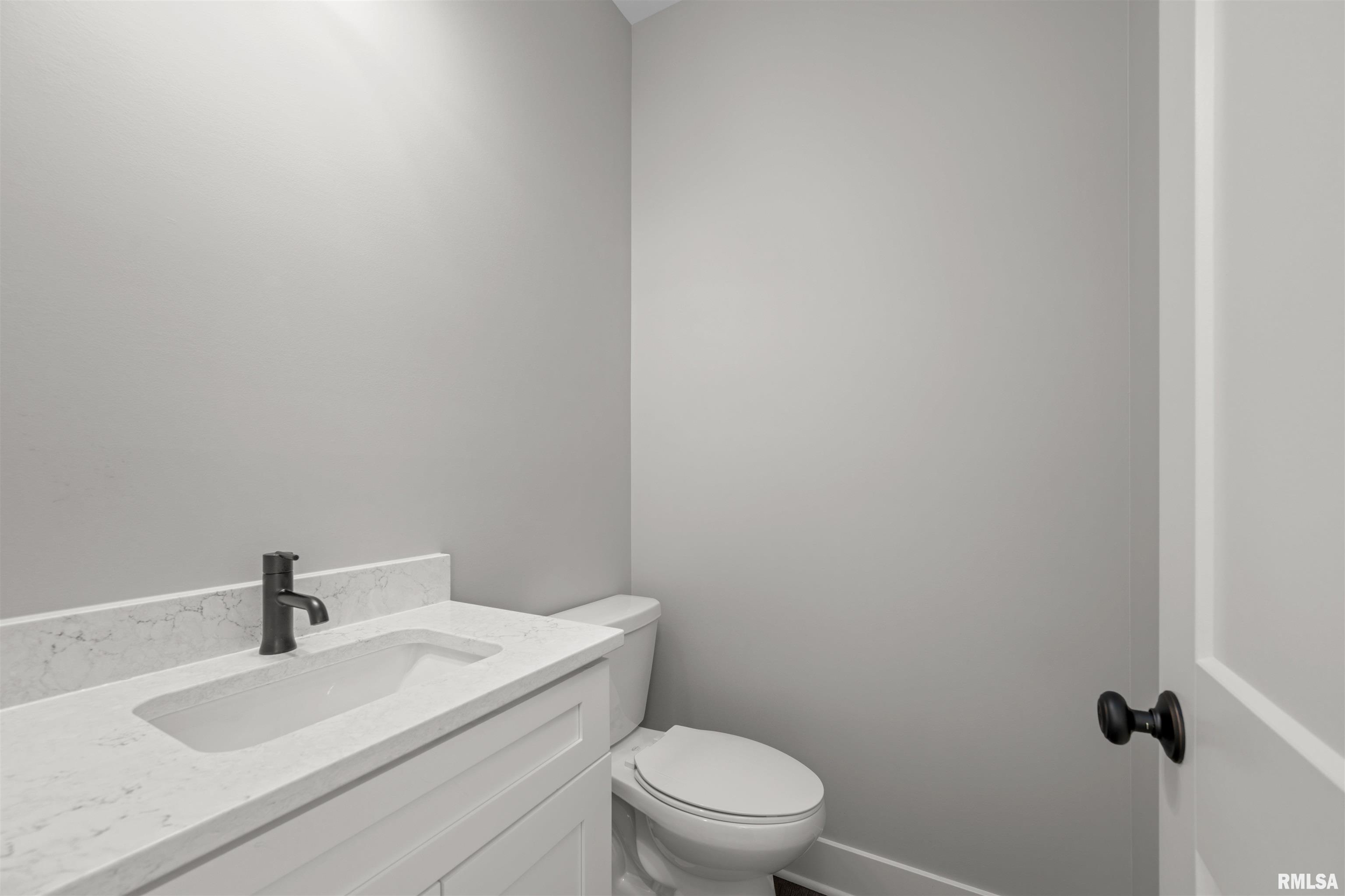 7146 Grove Crossing, Bettendorf, Iowa image 14