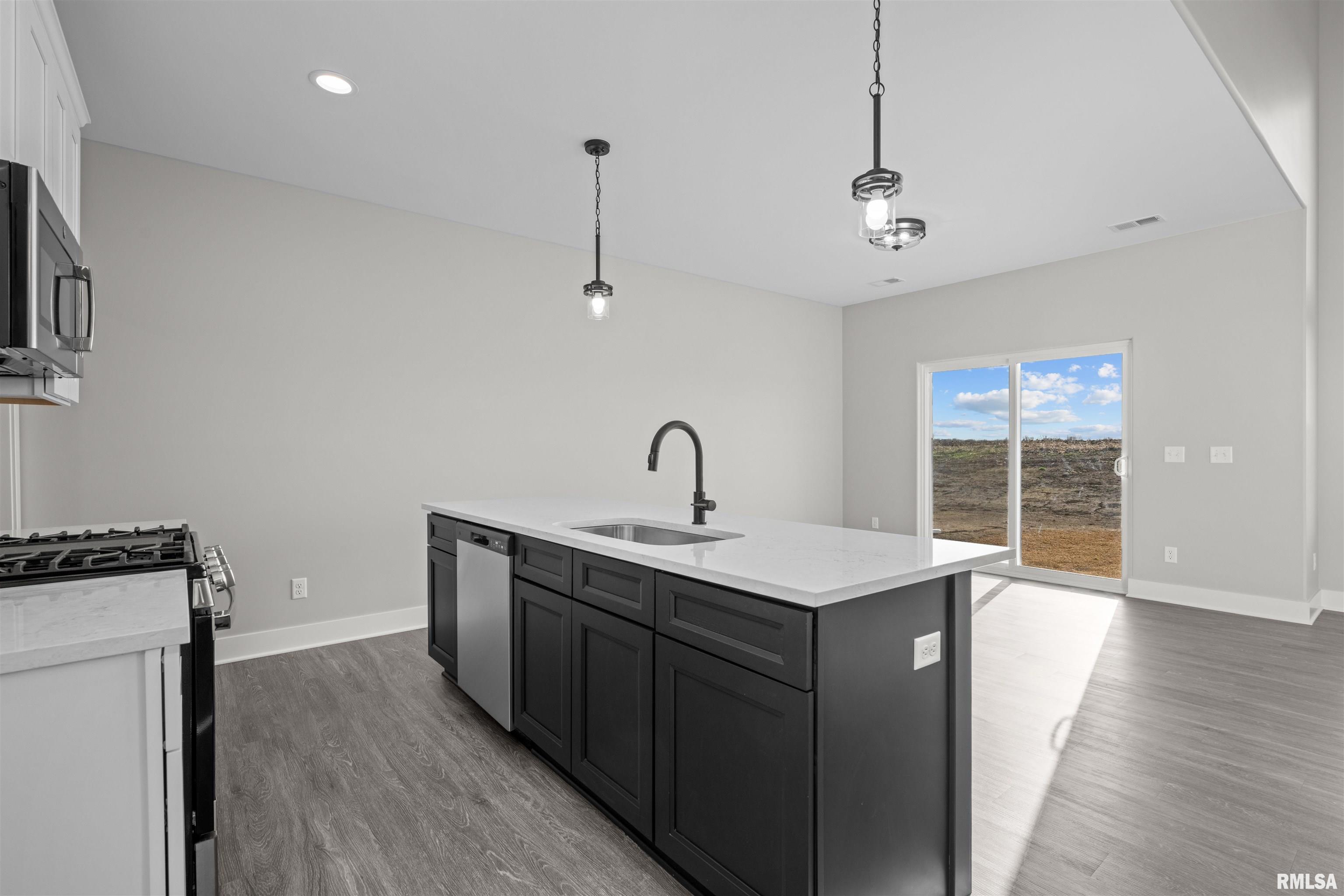 7146 Grove Crossing, Bettendorf, Iowa image 3