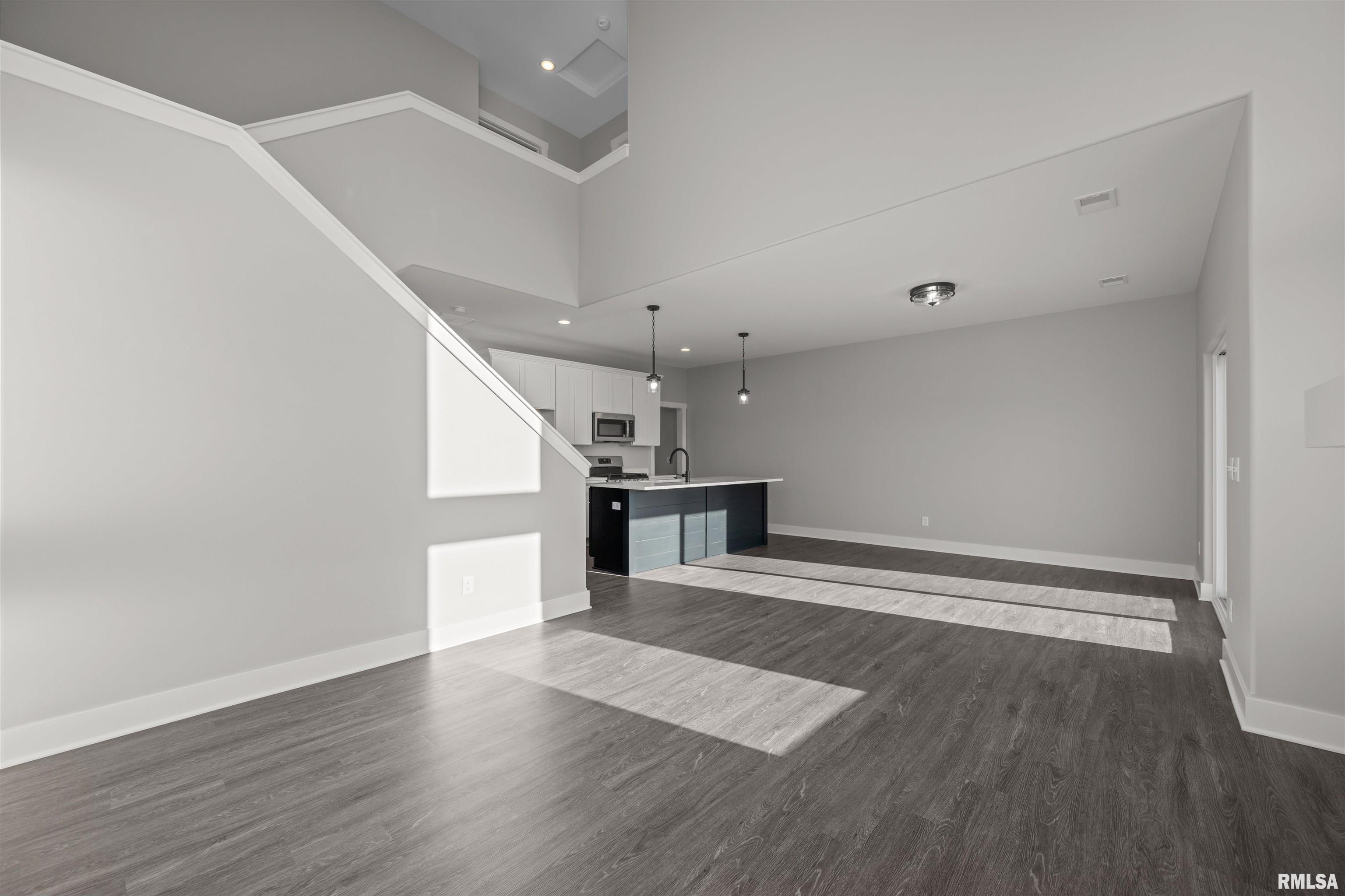 7146 Grove Crossing, Bettendorf, Iowa image 11