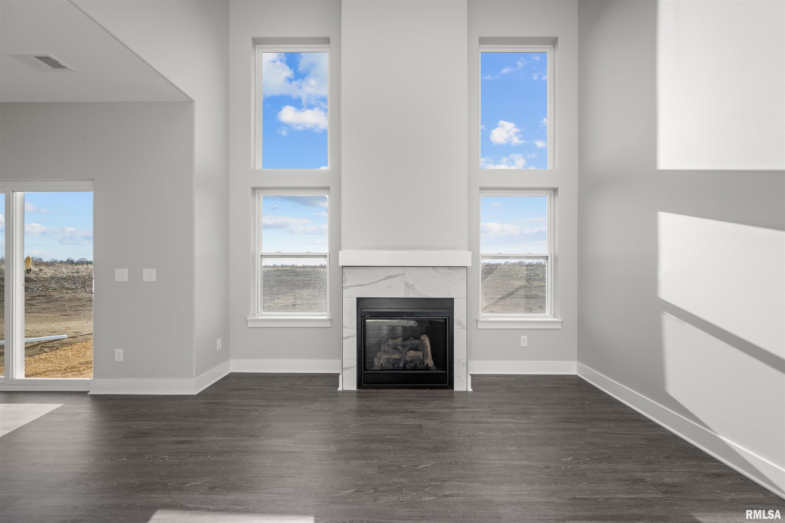 7146 Grove Crossing, Bettendorf, Iowa image 12