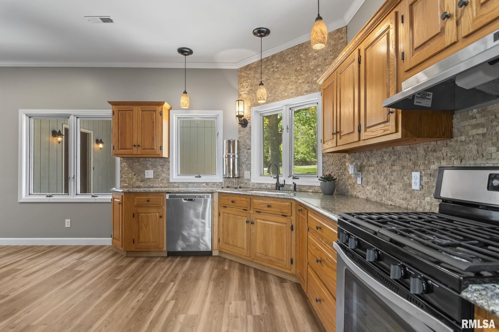 188 E Hazel Dell Lane, Springfield, Illinois image 12