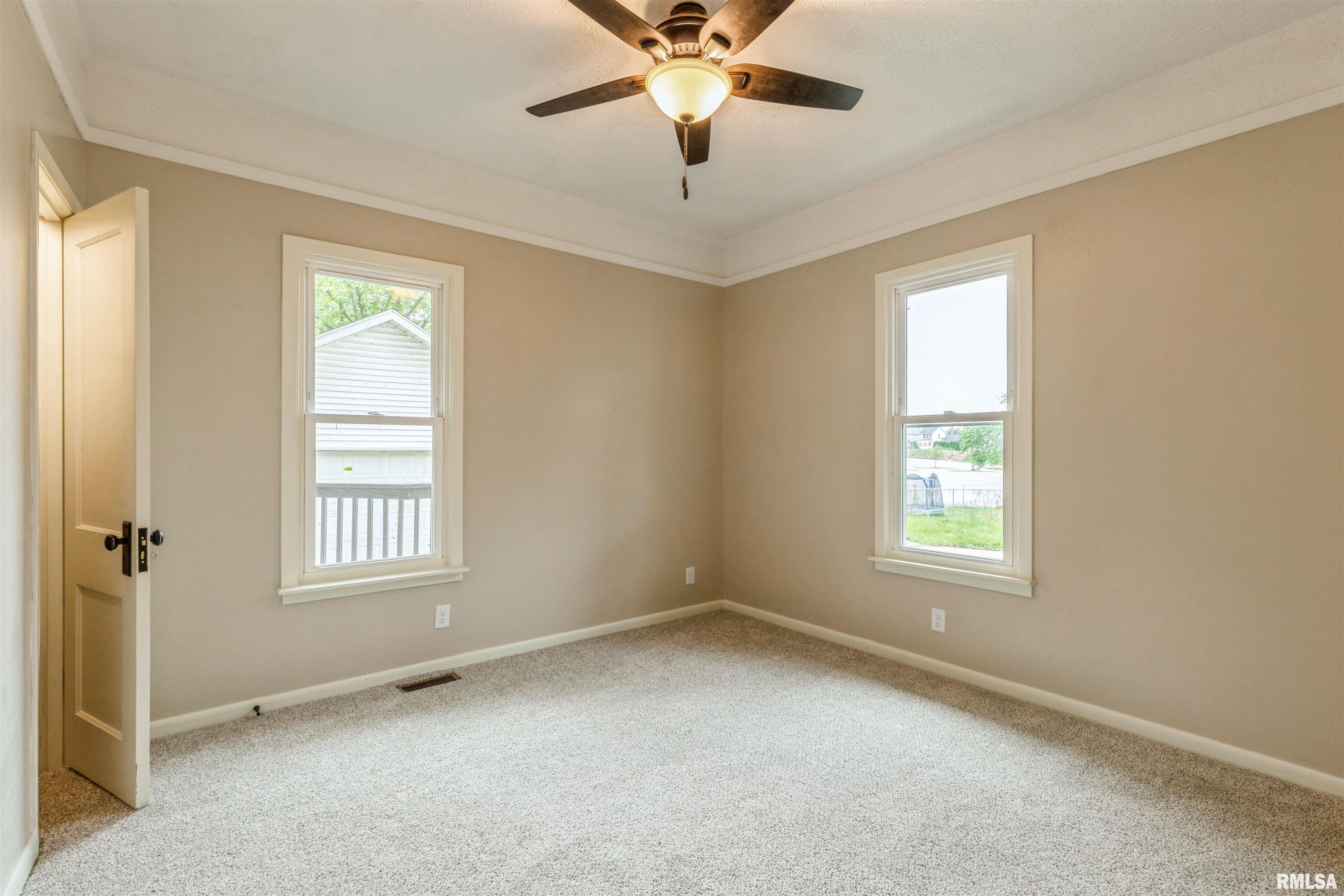 2037 18th Street B, Moline, Illinois image 6