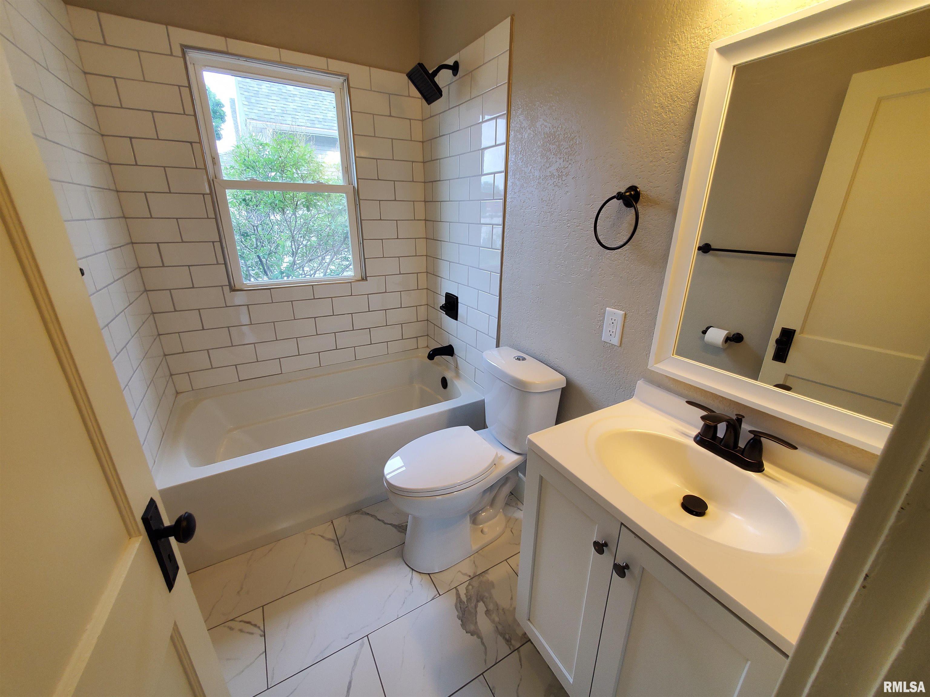 2037 18th Street B, Moline, Illinois image 17