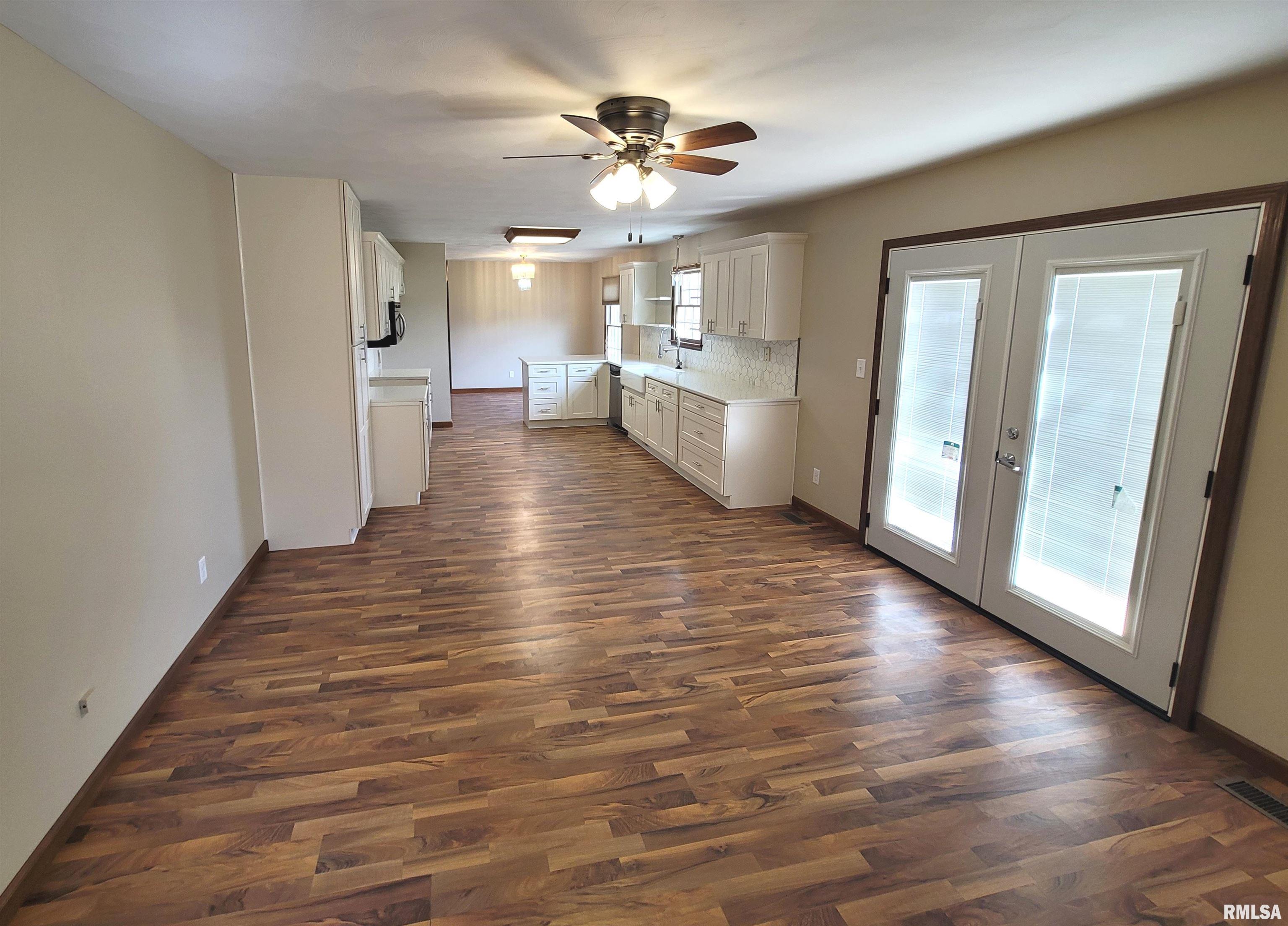 509 Willow Place, Salem, Illinois image 4