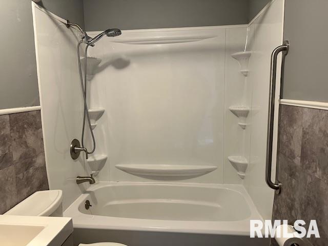 208 Locust Street, Jacksonville, Illinois image 15