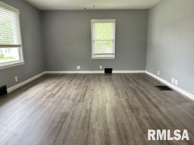 208 Locust Street, Jacksonville, Illinois image 4