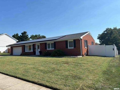 Homes For Sale - 206 Massey Lane<br/> Morgan County, Jacksonville, IL 62650