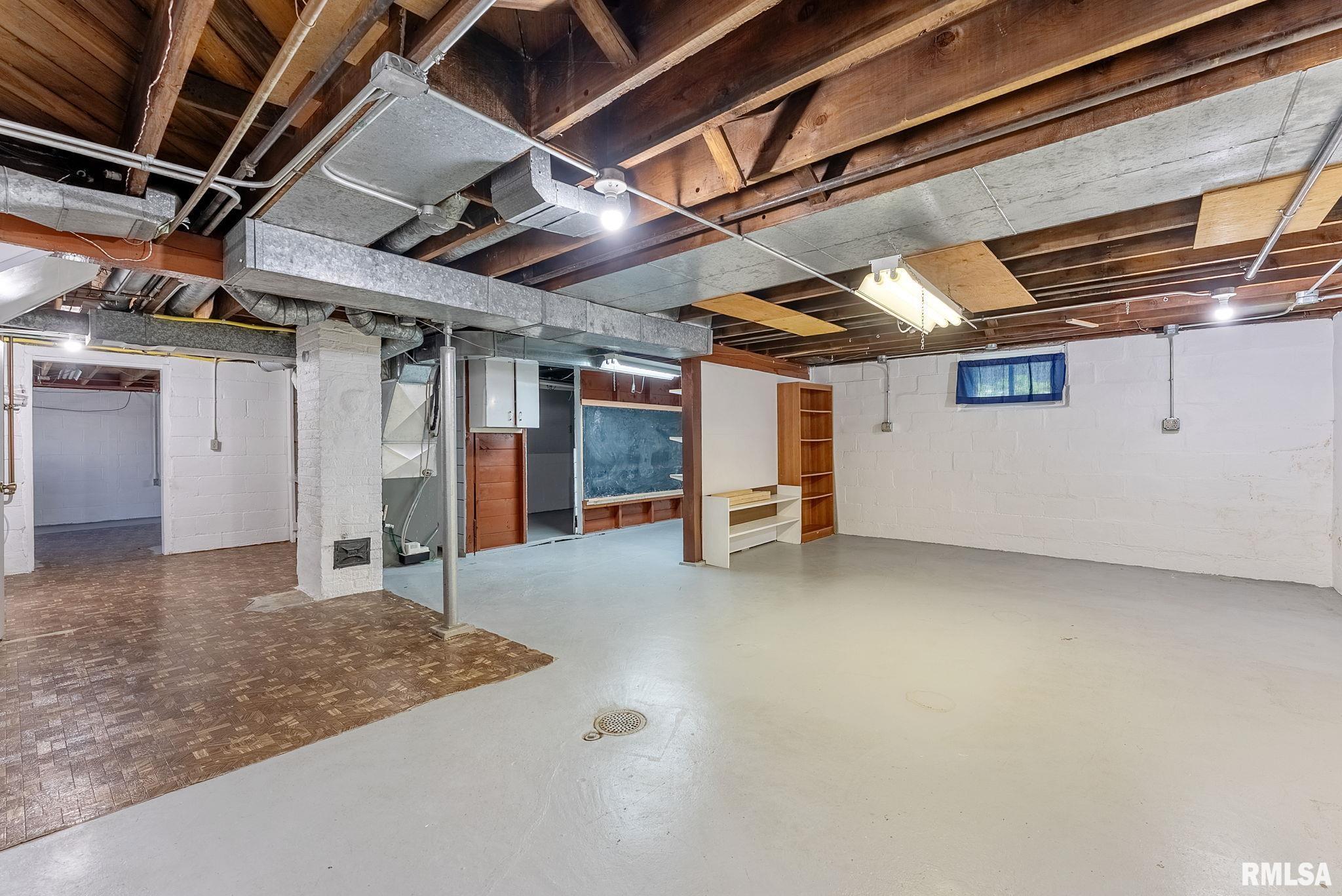 2707 Grand Avenue, Davenport, Iowa image 25