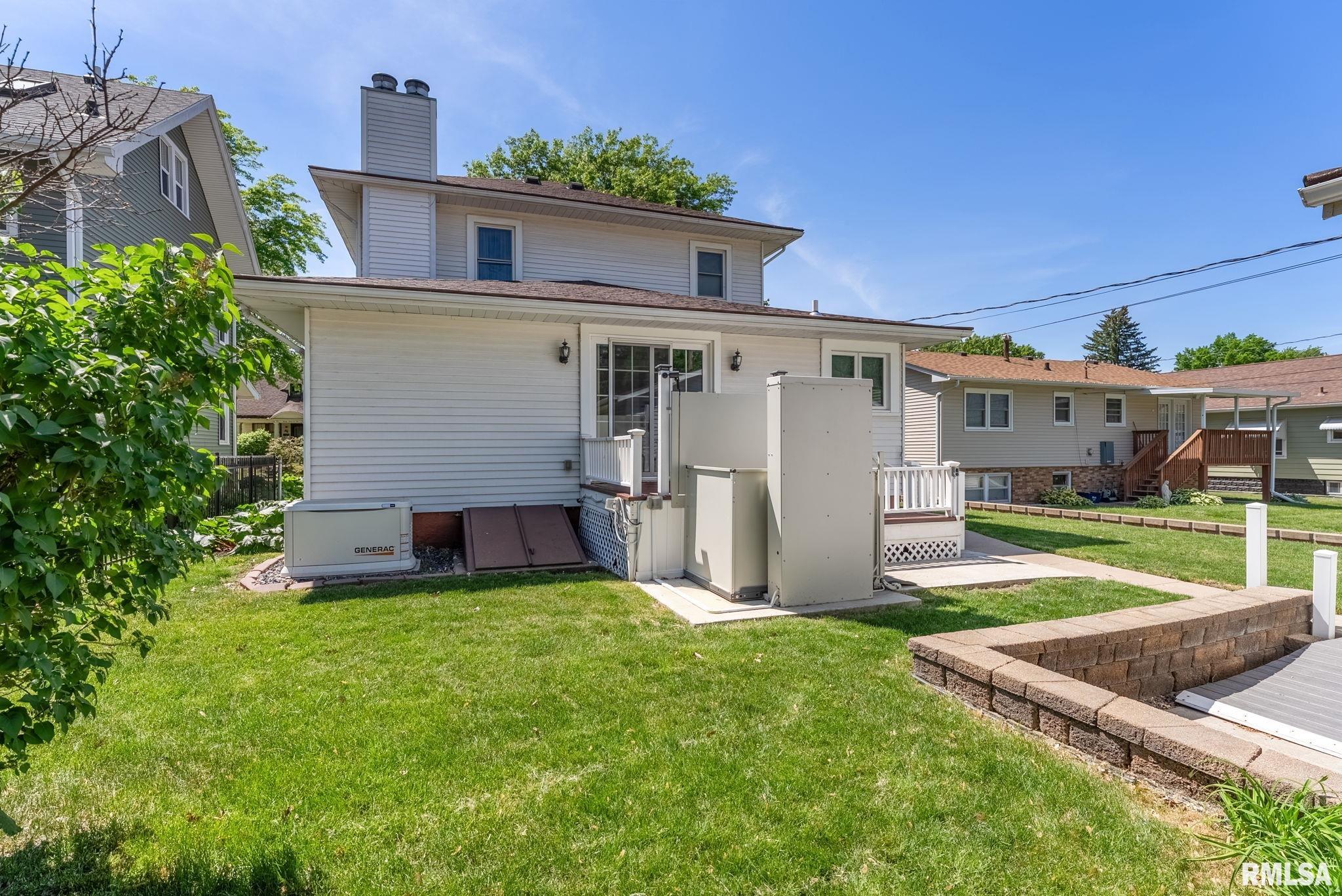 2707 Grand Avenue, Davenport, Iowa image 4