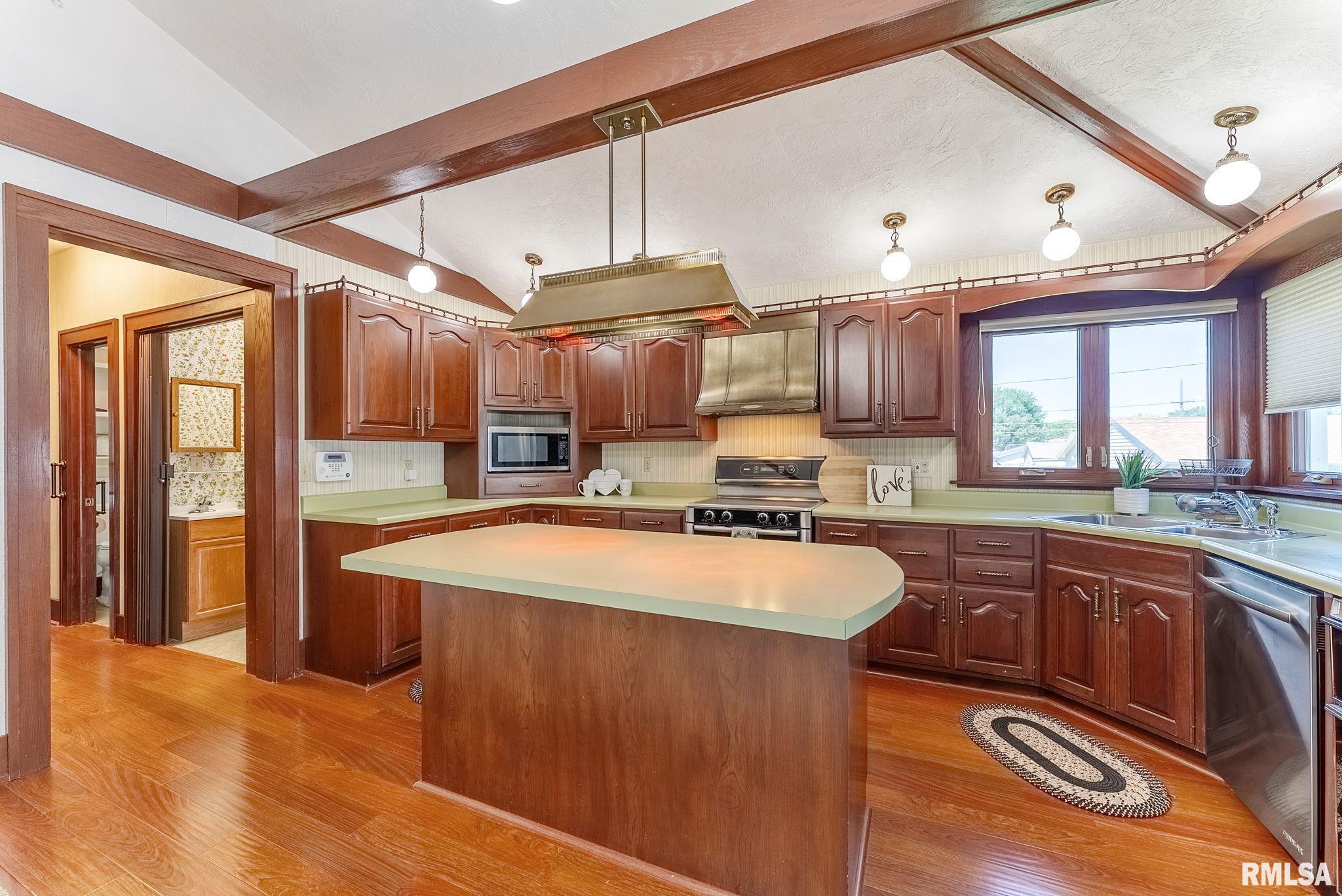 2707 Grand Avenue, Davenport, Iowa image 17