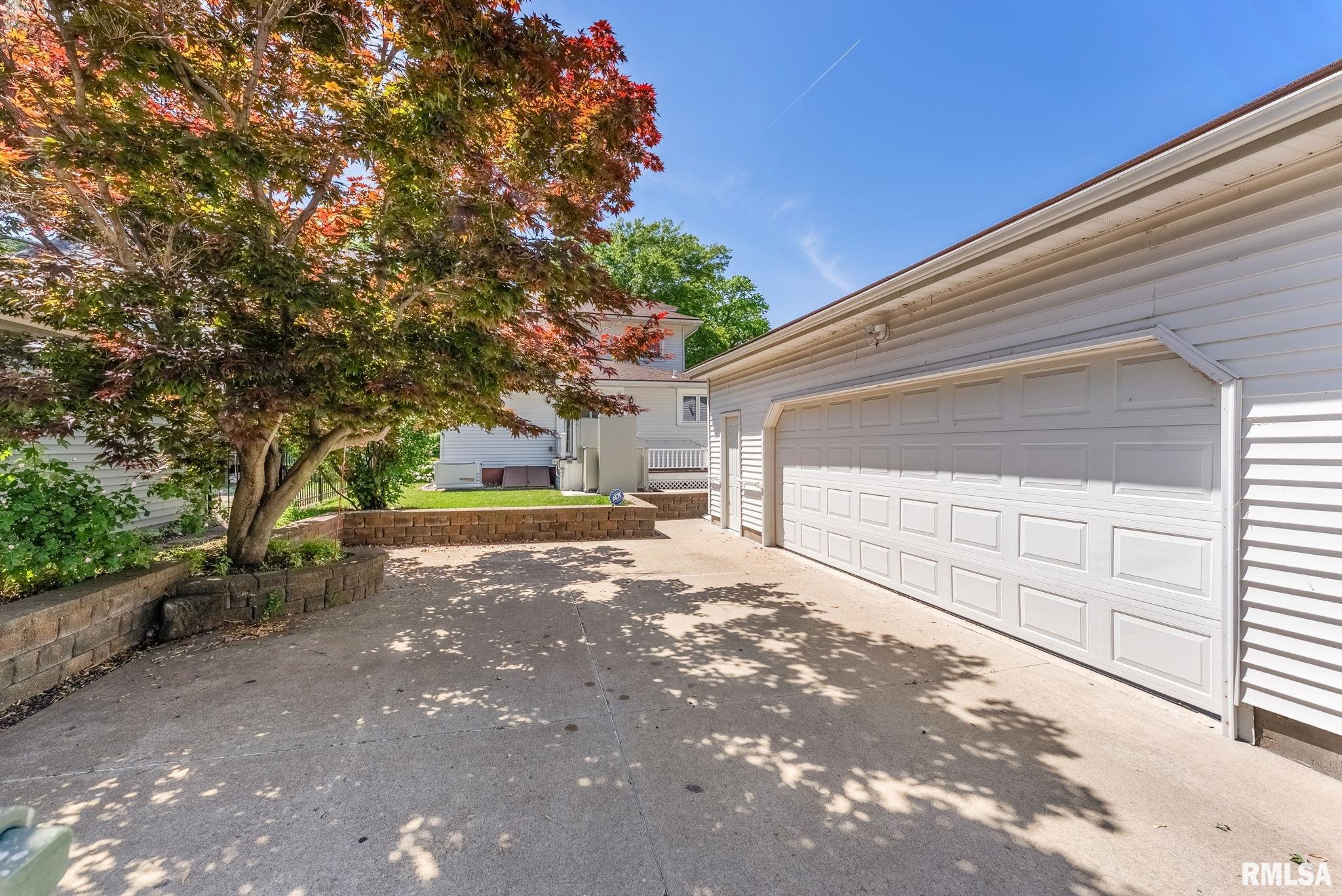 2707 Grand Avenue, Davenport, Iowa image 28
