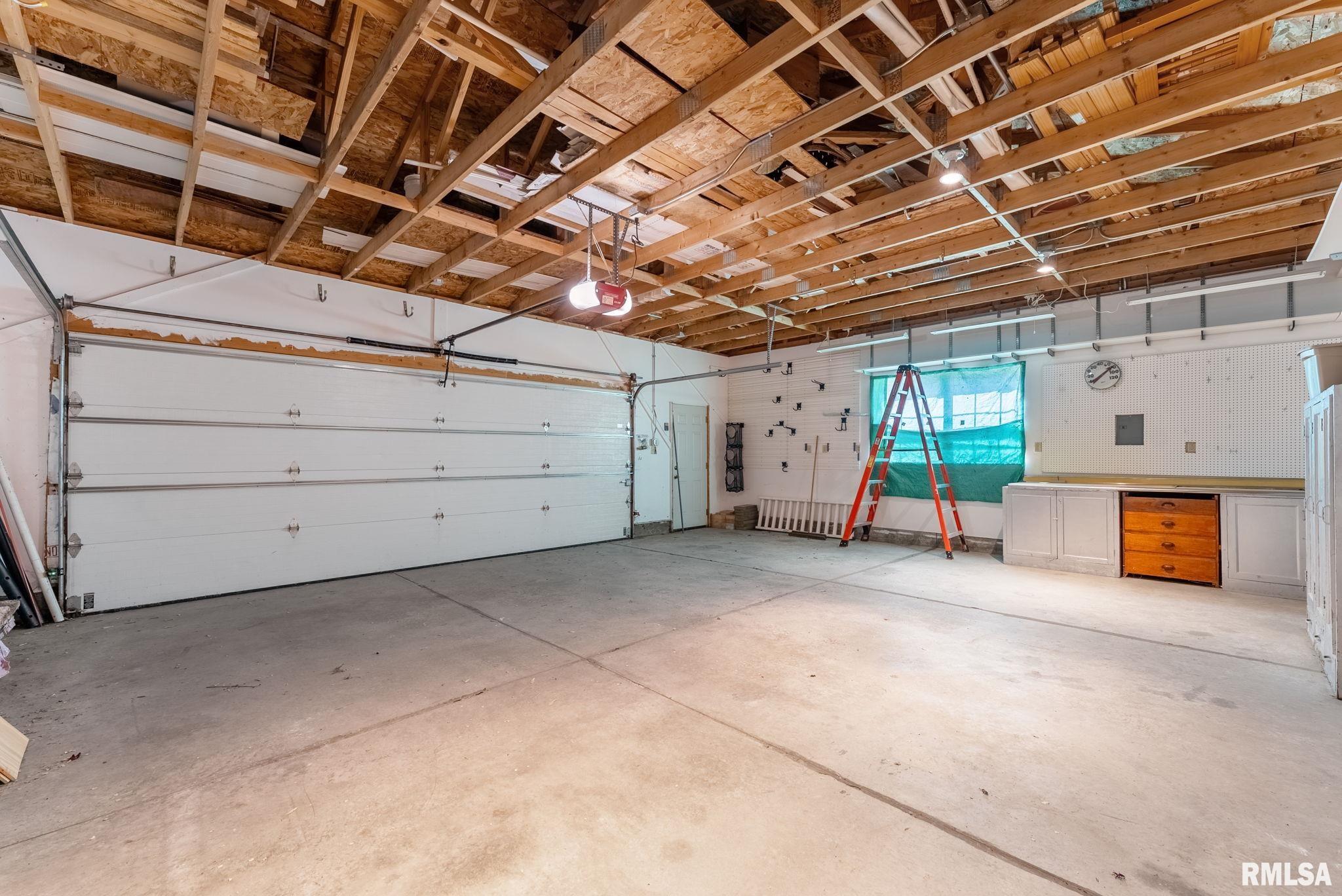 2707 Grand Avenue, Davenport, Iowa image 30