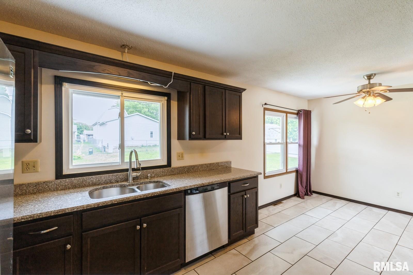 2212 Hartsmill Road, Clinton, Iowa image 24