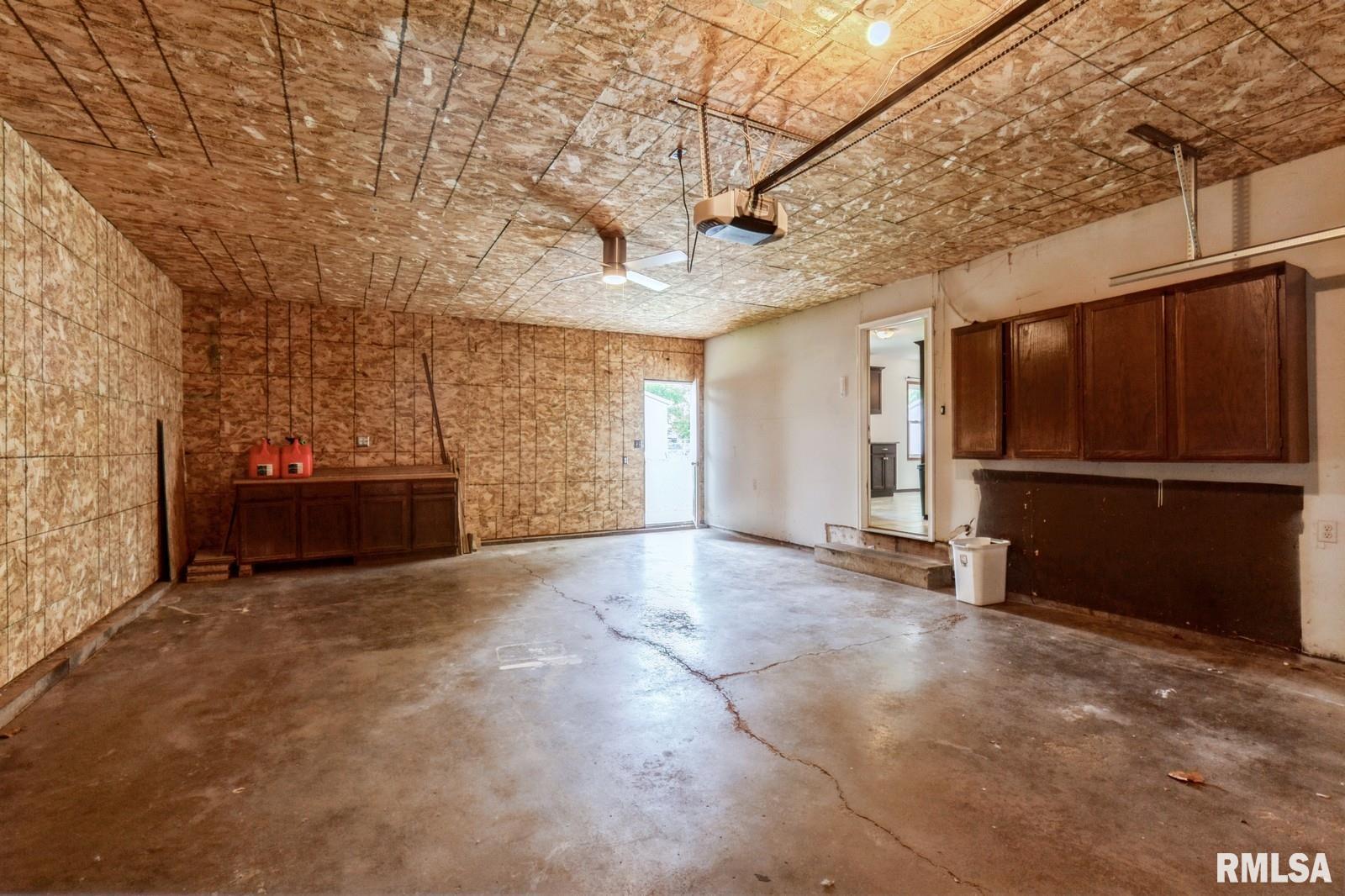 2212 Hartsmill Road, Clinton, Iowa image 7